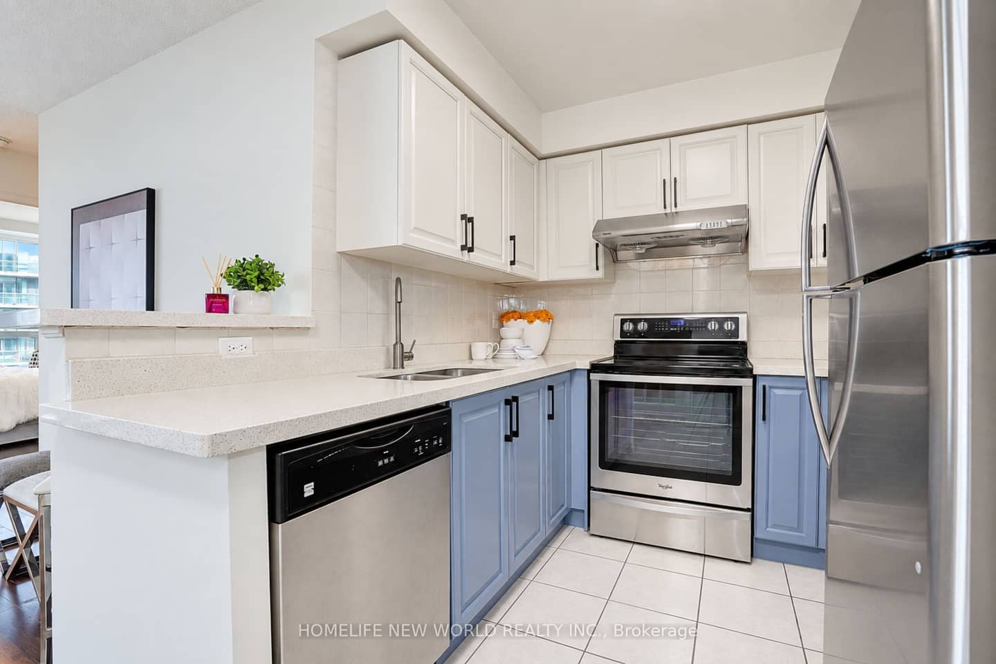 23 Lorraine Drive 1908, Toronto, ON M2M 2E3