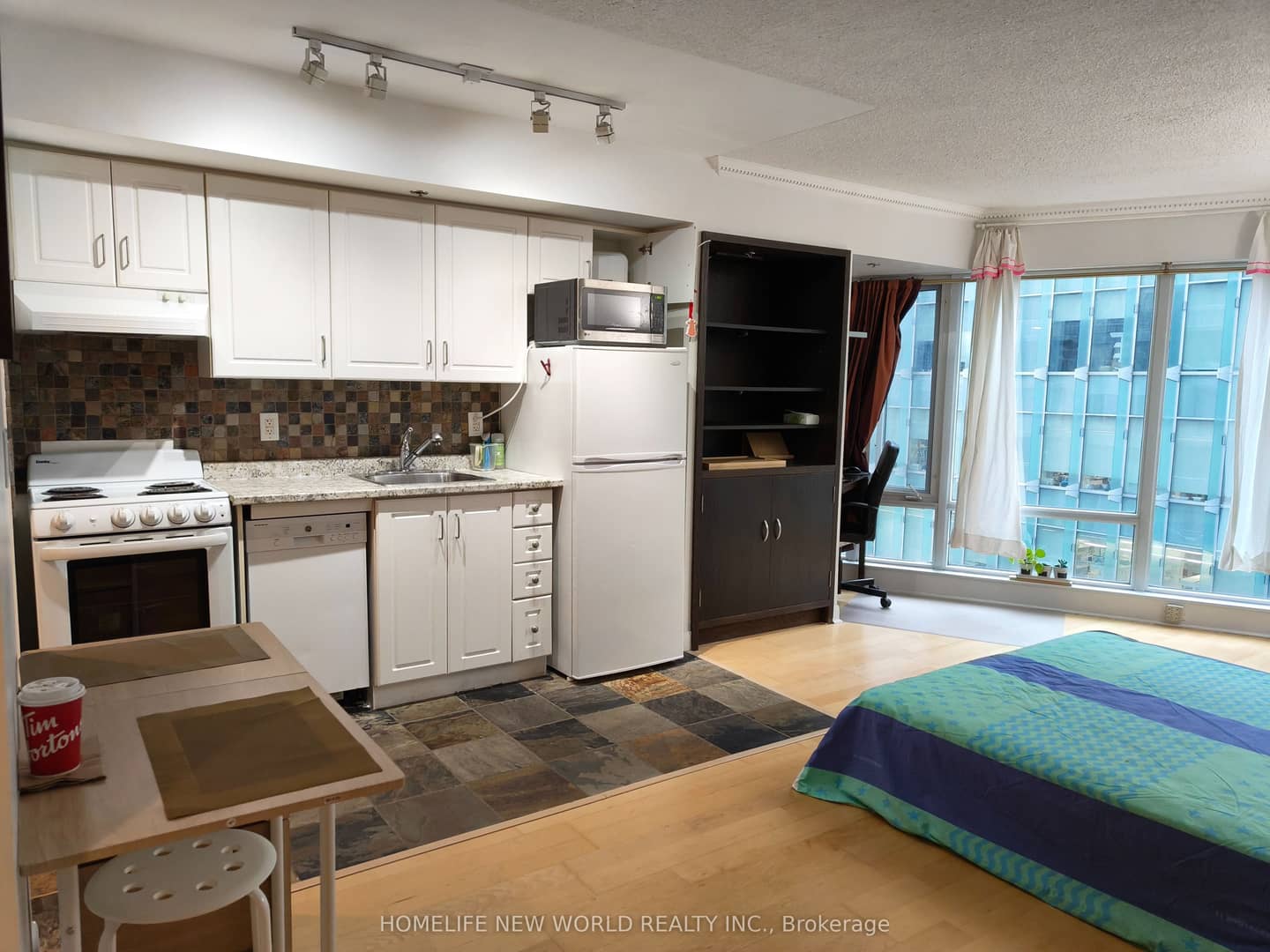 210 Victoria Street 911, Toronto, ON M5B 2R3