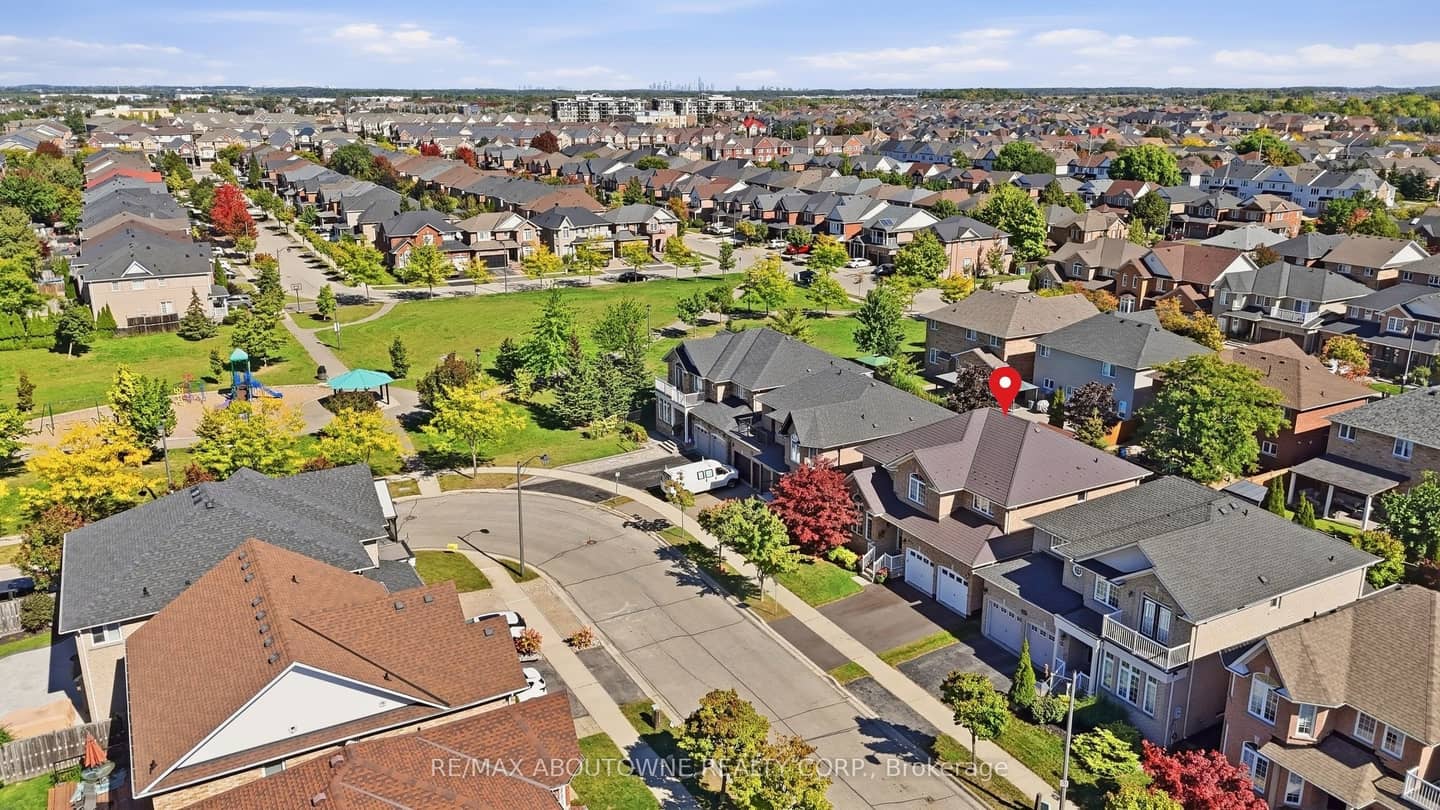 1094 Gorham Way, Milton, ON L9T 6N7