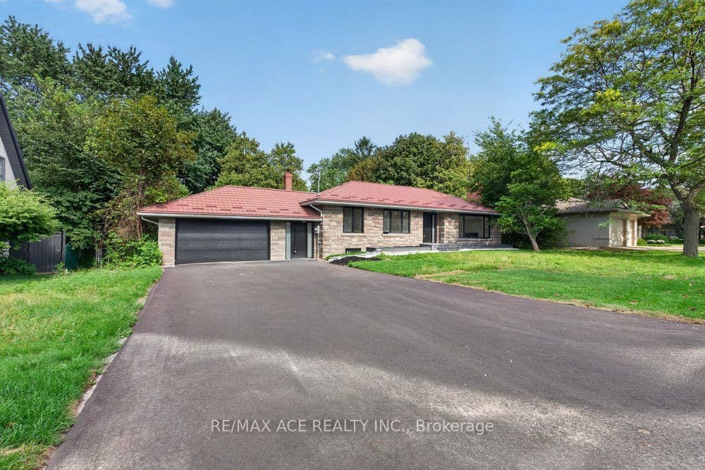11 Faircroft Boulevard, Toronto, ON M1N 2W9