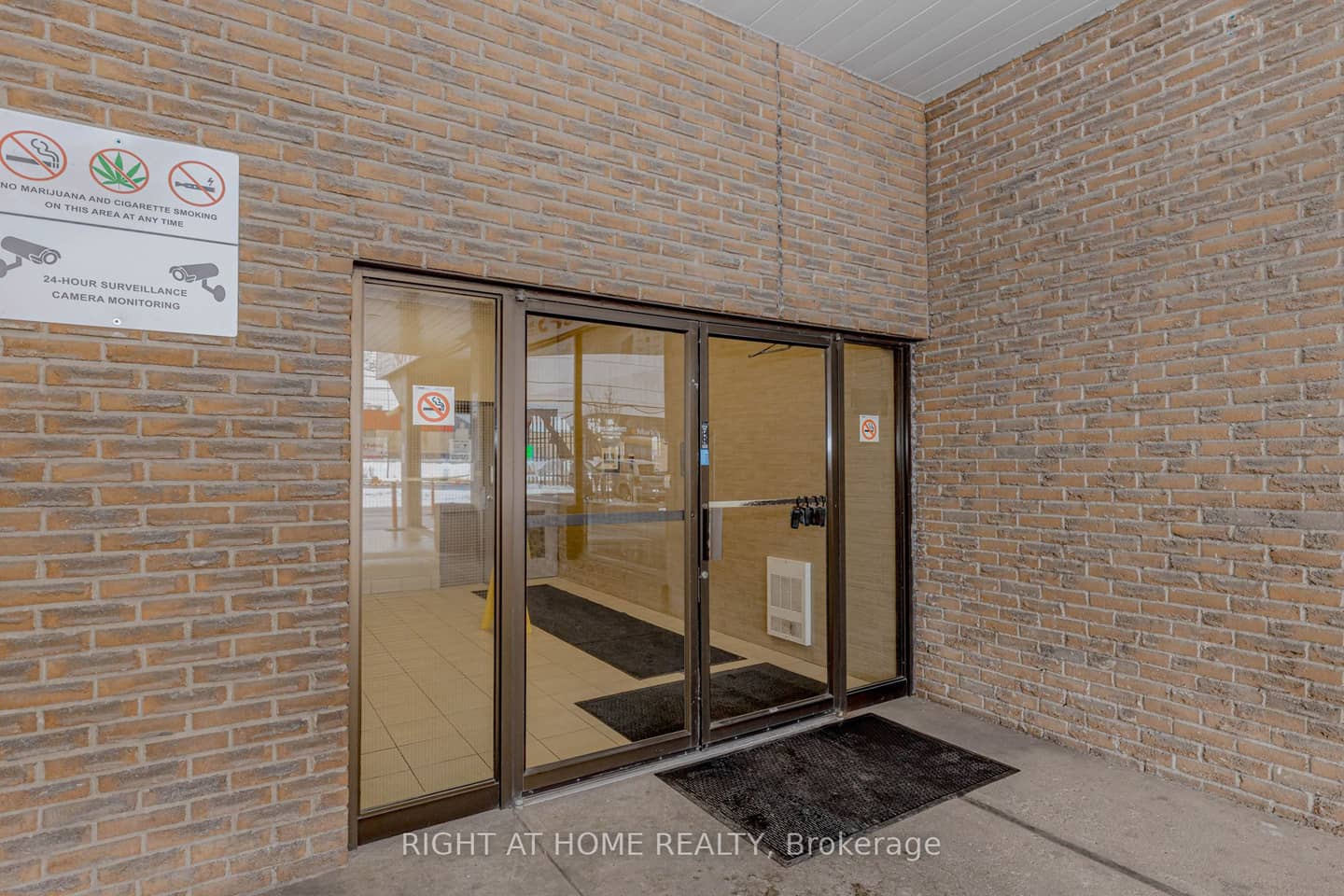 40 Rexdale Boulevard 3, Toronto, ON M9W 5Z3