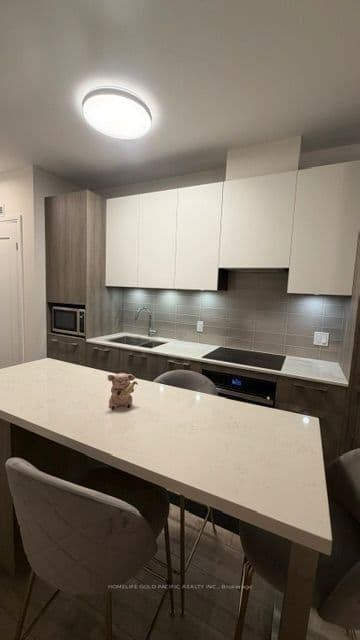 38 Water Walk Drive 731, Markham, ON L3R 6M8