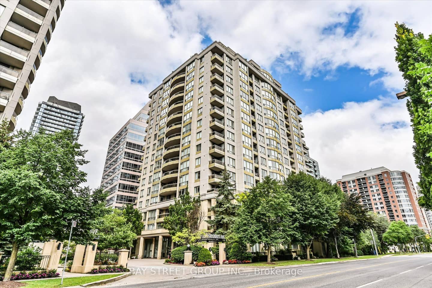 260 Doris Avenue 1210, Toronto, ON M2N 6X9