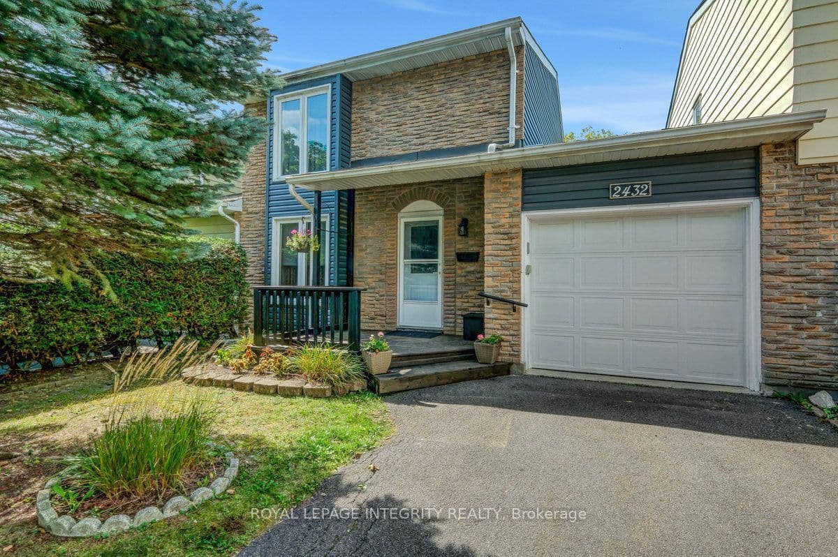 2432 Autumn Hill Crescent, Blackburn Hamlet, ON K1B 4M5