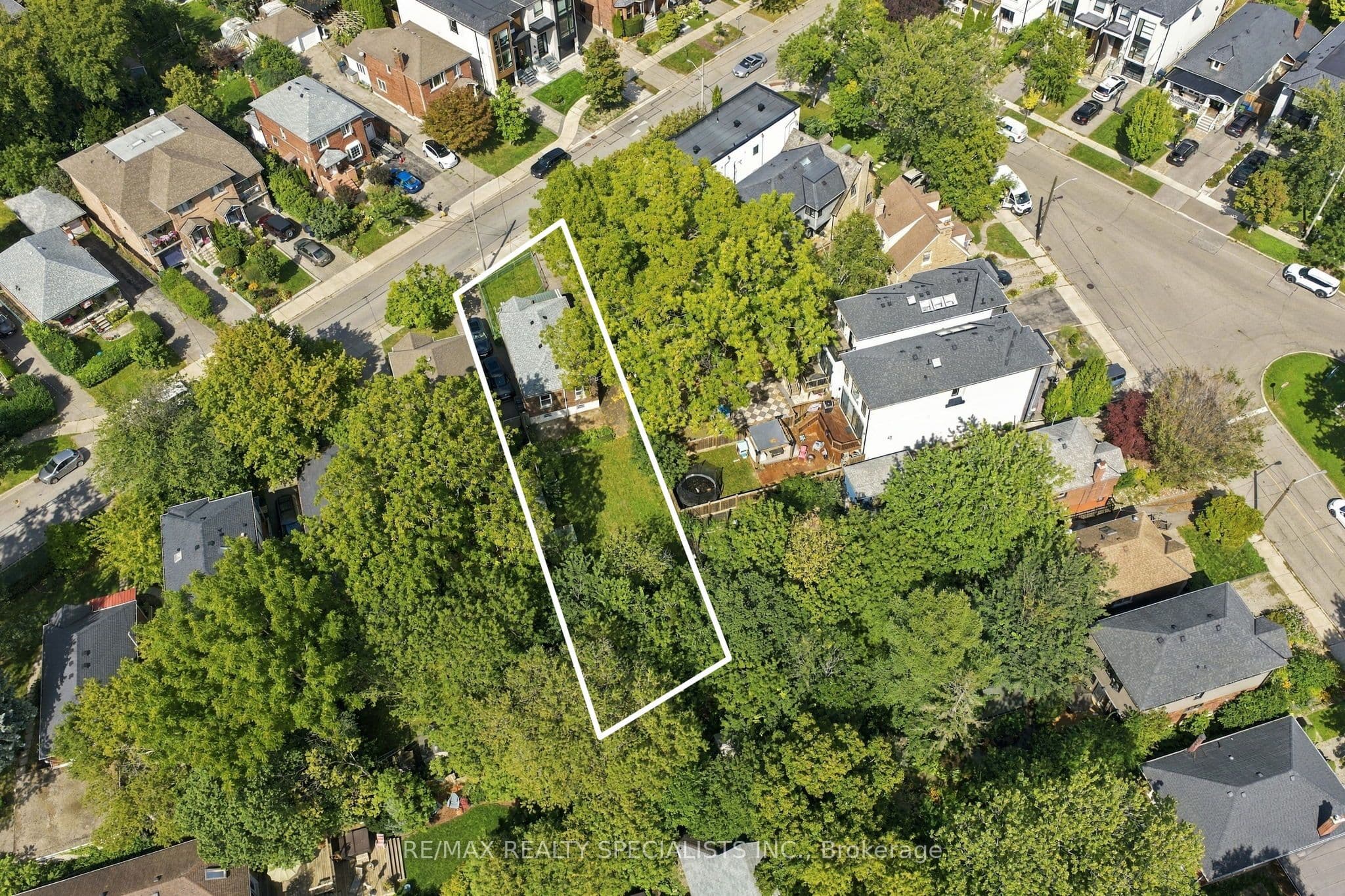 93 Cavell Avenue, Toronto, ON M8V 1P4