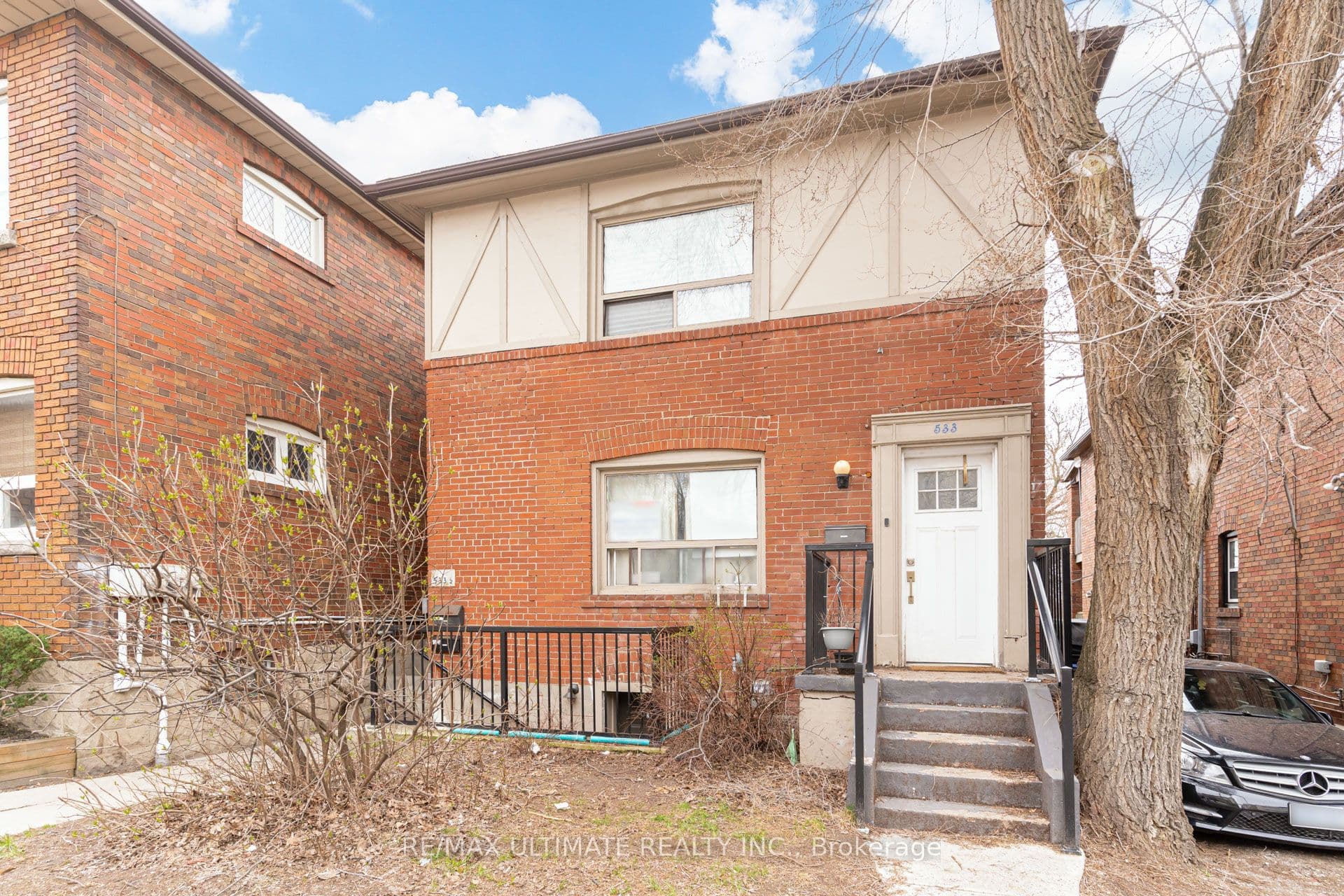 533 Kingston Road, Toronto, ON M4L 1V5