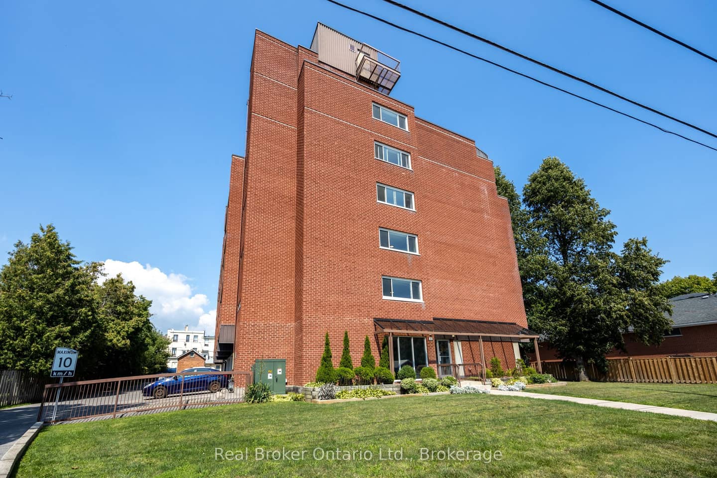 144 Queen Street 504, Clarington, ON L1C 1M9