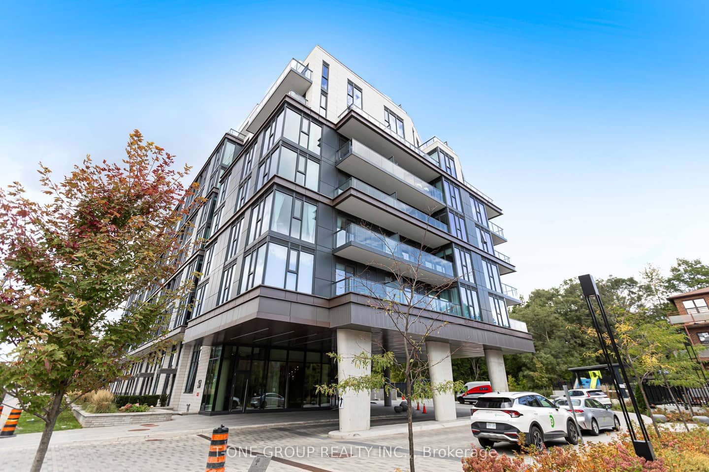 250 Lawrence Avenue W 309, Toronto, ON M5M 1B1
