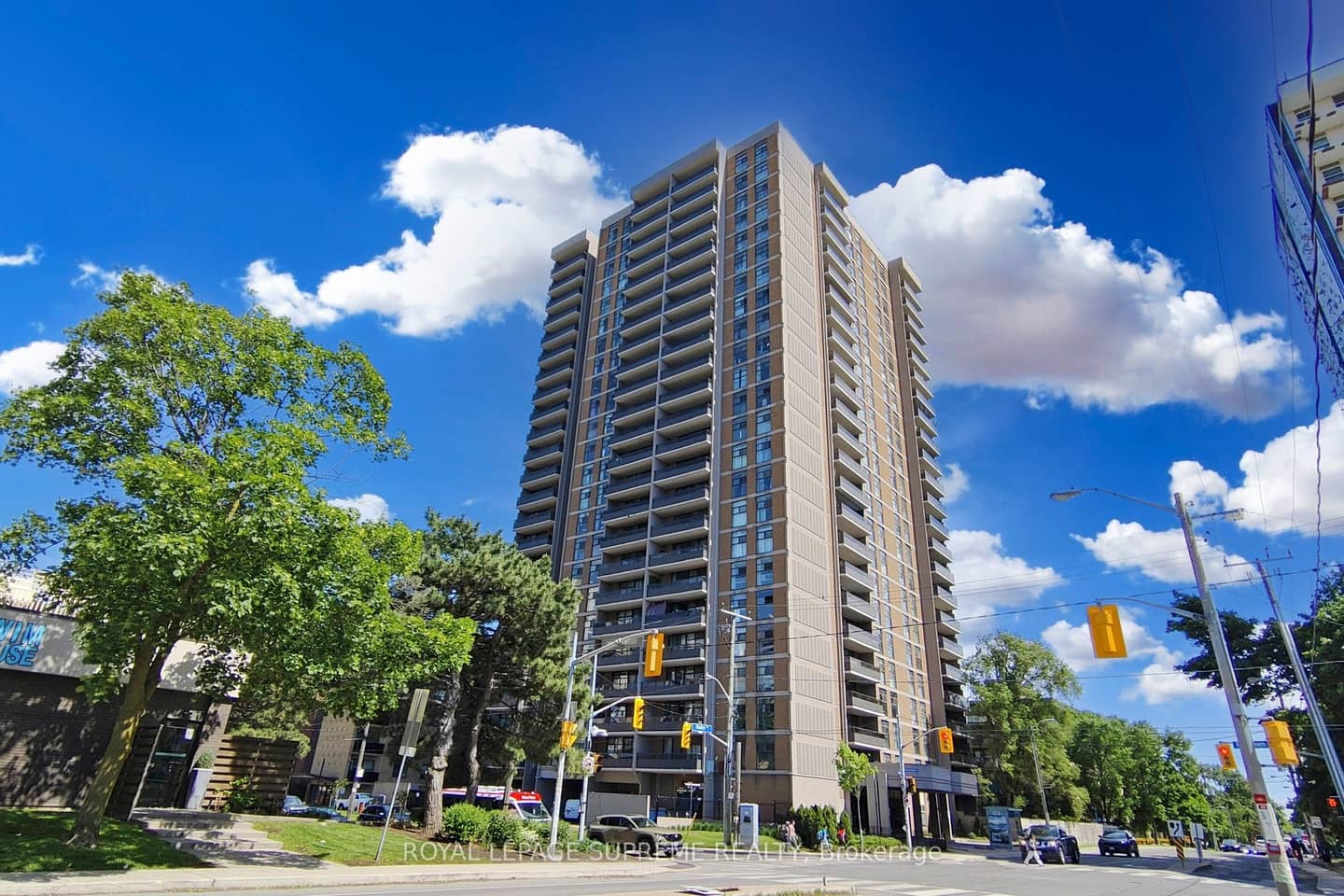 135 Marlee Avenue 401, Toronto, ON M6B 4C6