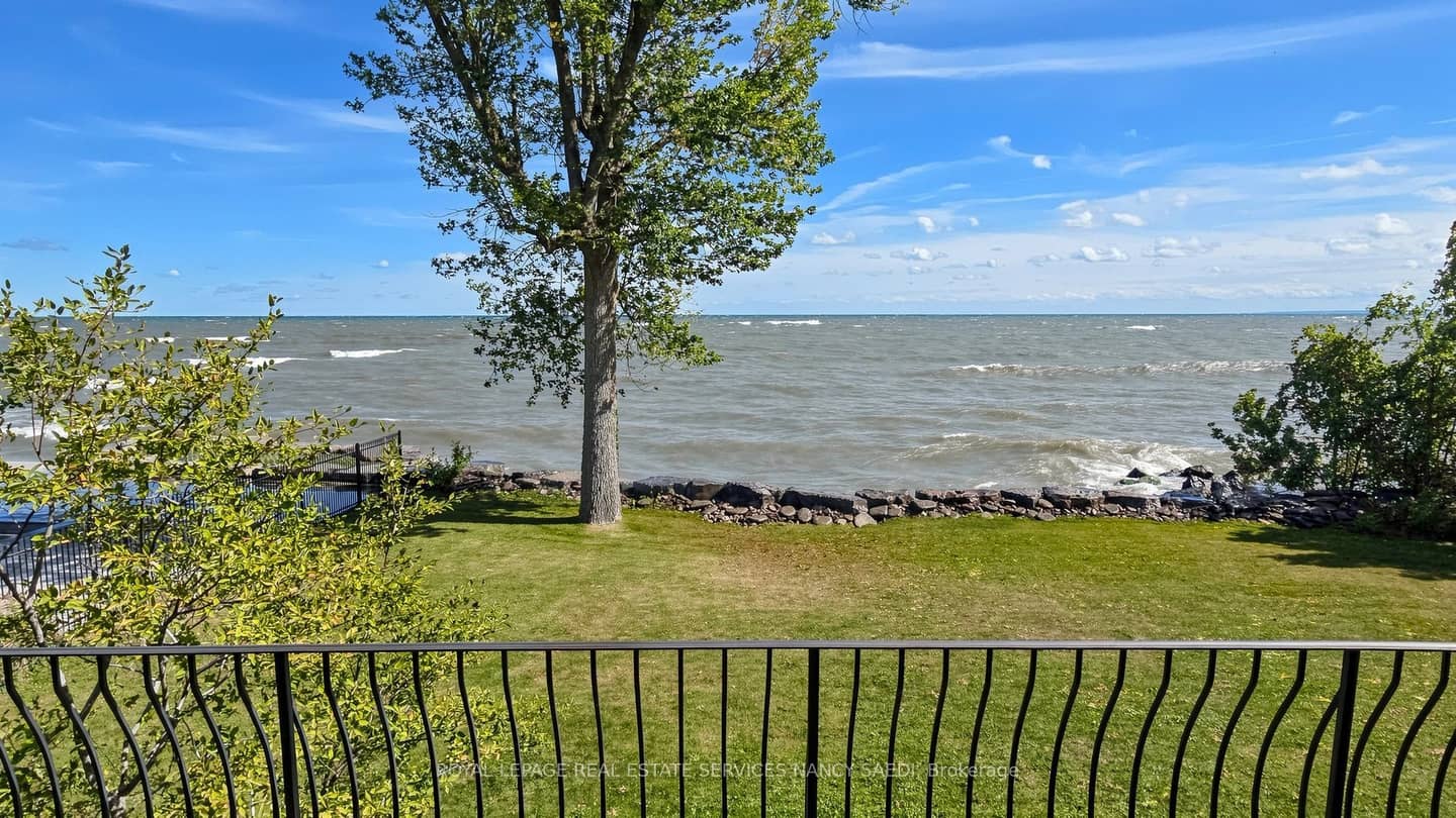 1296 LAKESHORE Road W, Oakville, ON L6L 1G2