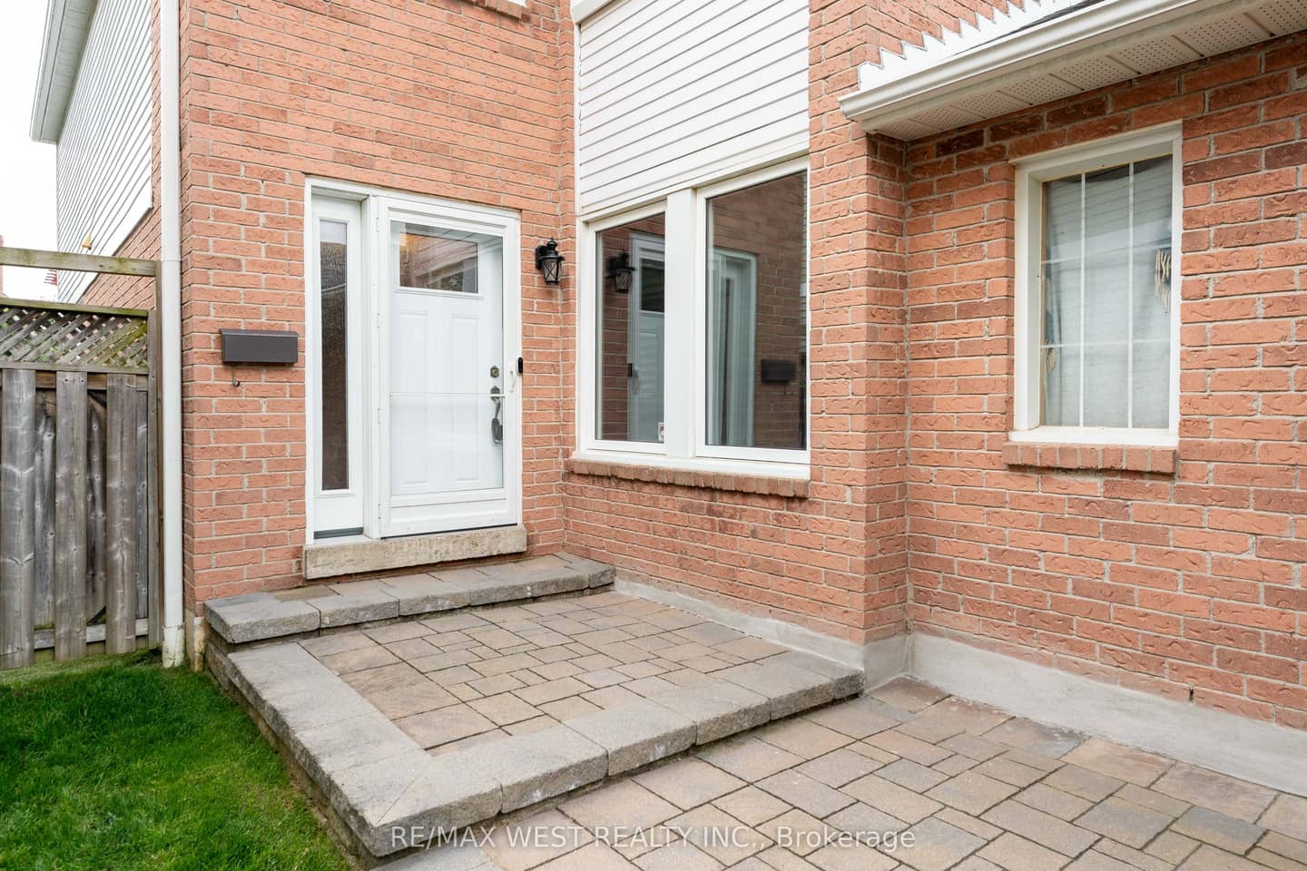3126 Augusta Drive, Mississauga, ON L5N 5E2