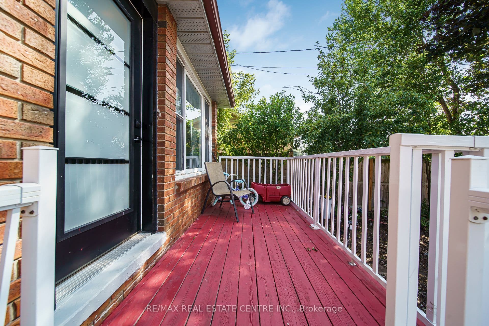 659 Upper Wellington Street E, Hamilton, ON L9A 3R2