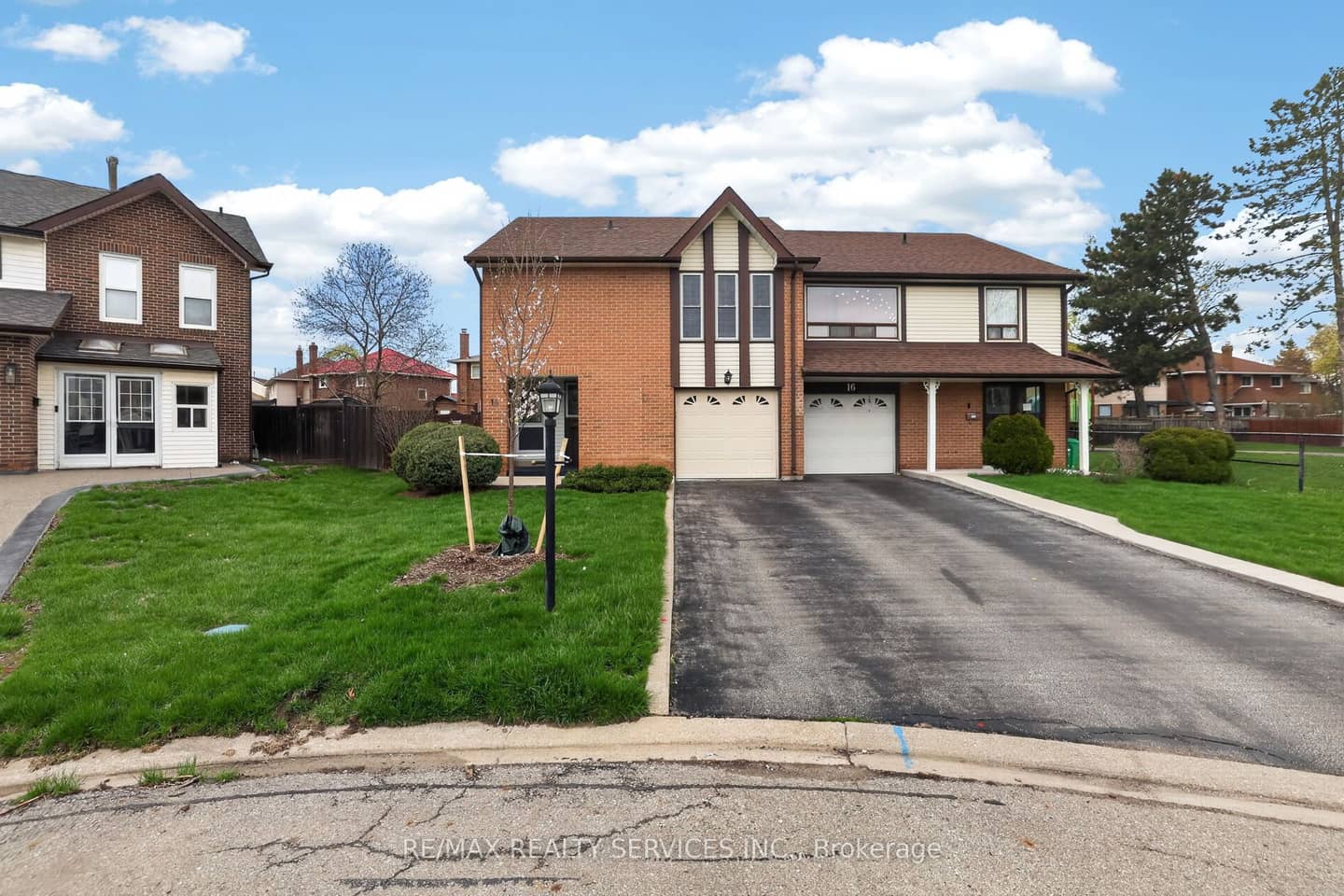 14 Brighton Place, Brampton, ON L6Z 1G4