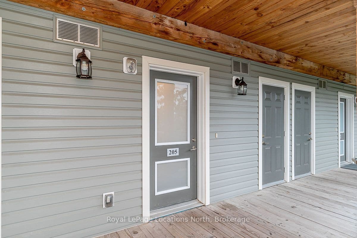 4 Anchorage Crescent 205, Collingwood, ON L9Y 0Y6
