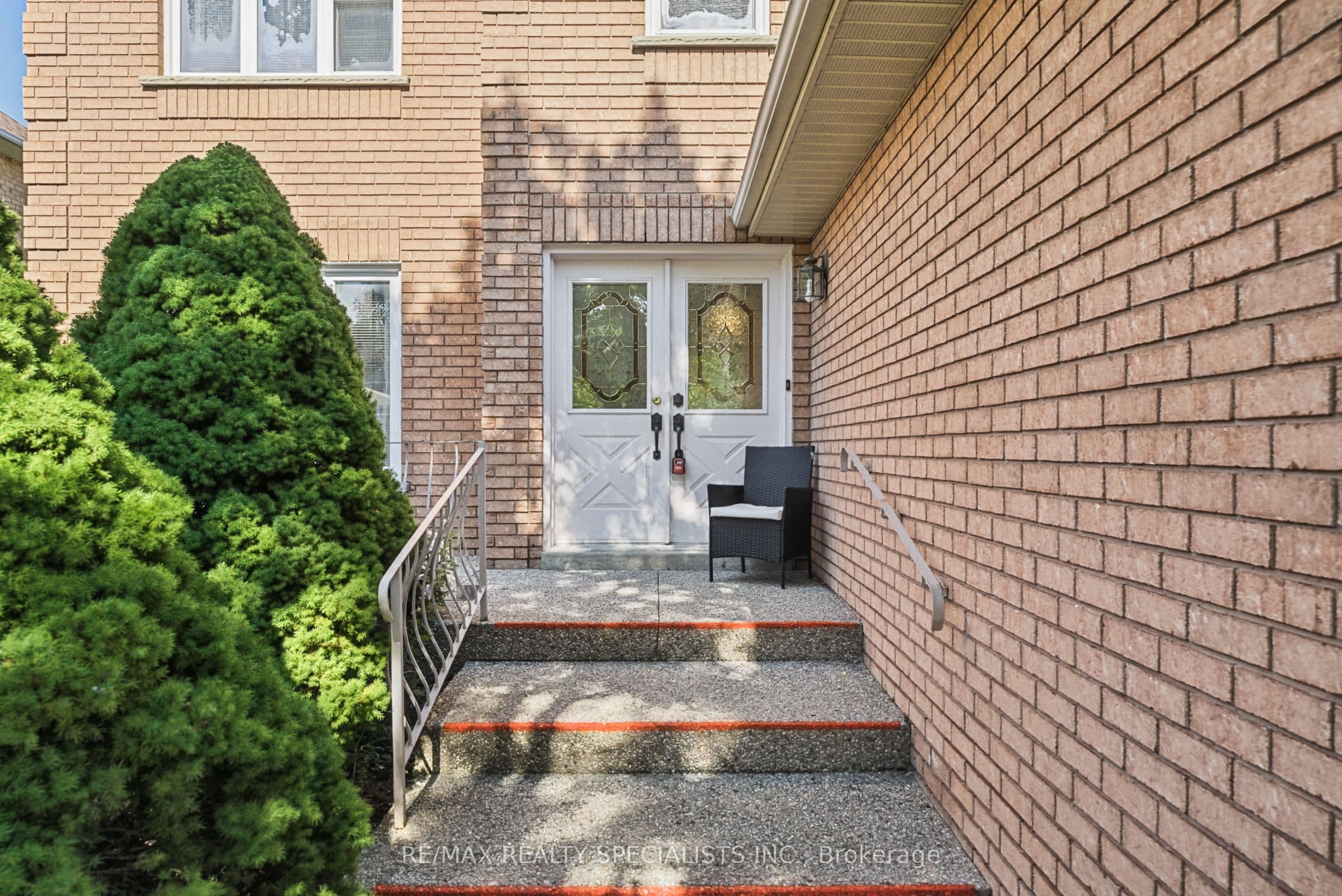 1099 Thoresby Drive, Oakville, ON L6J 7M6