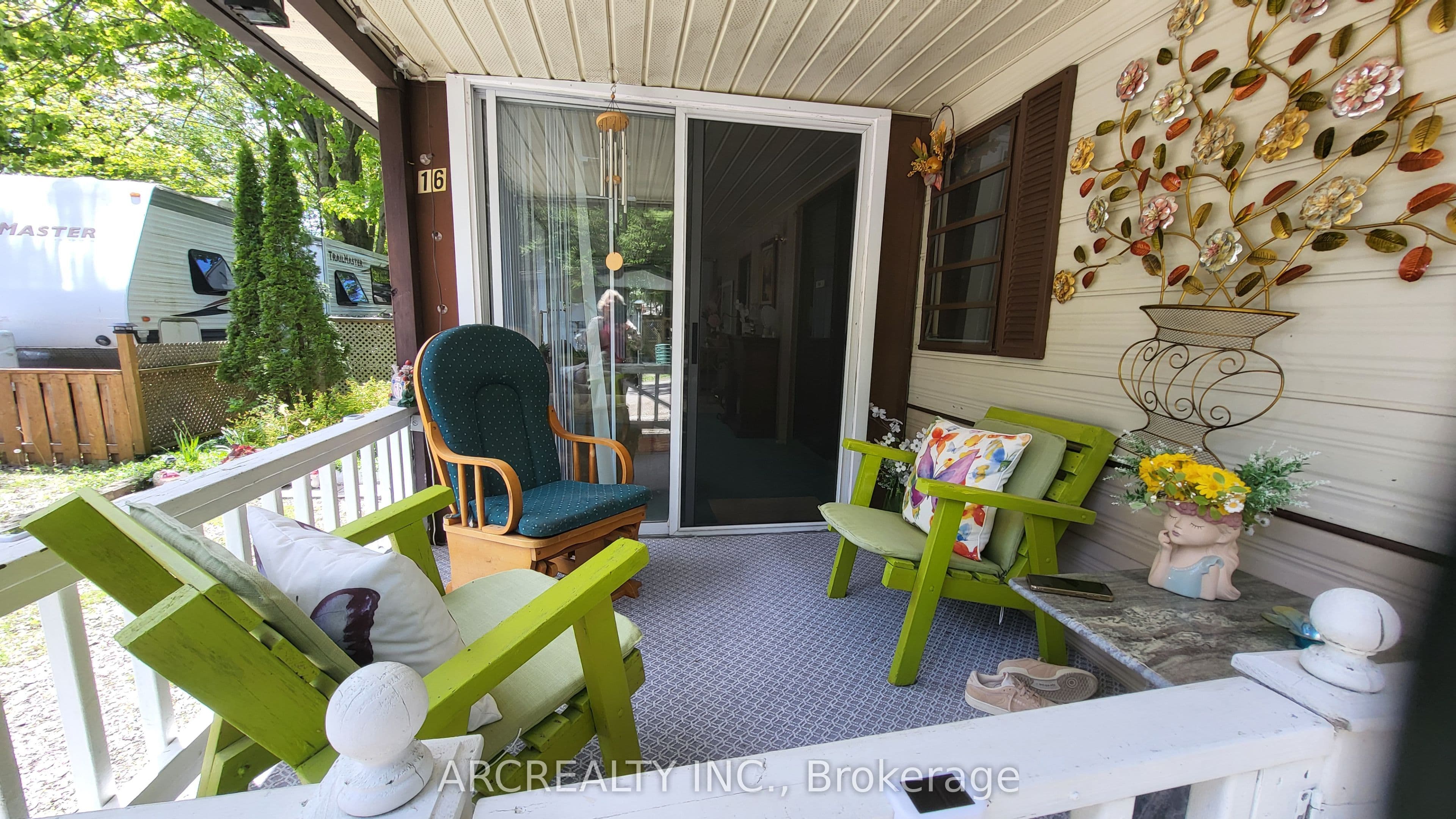 16 Chickadee Court, Georgina, ON L0E 1N0