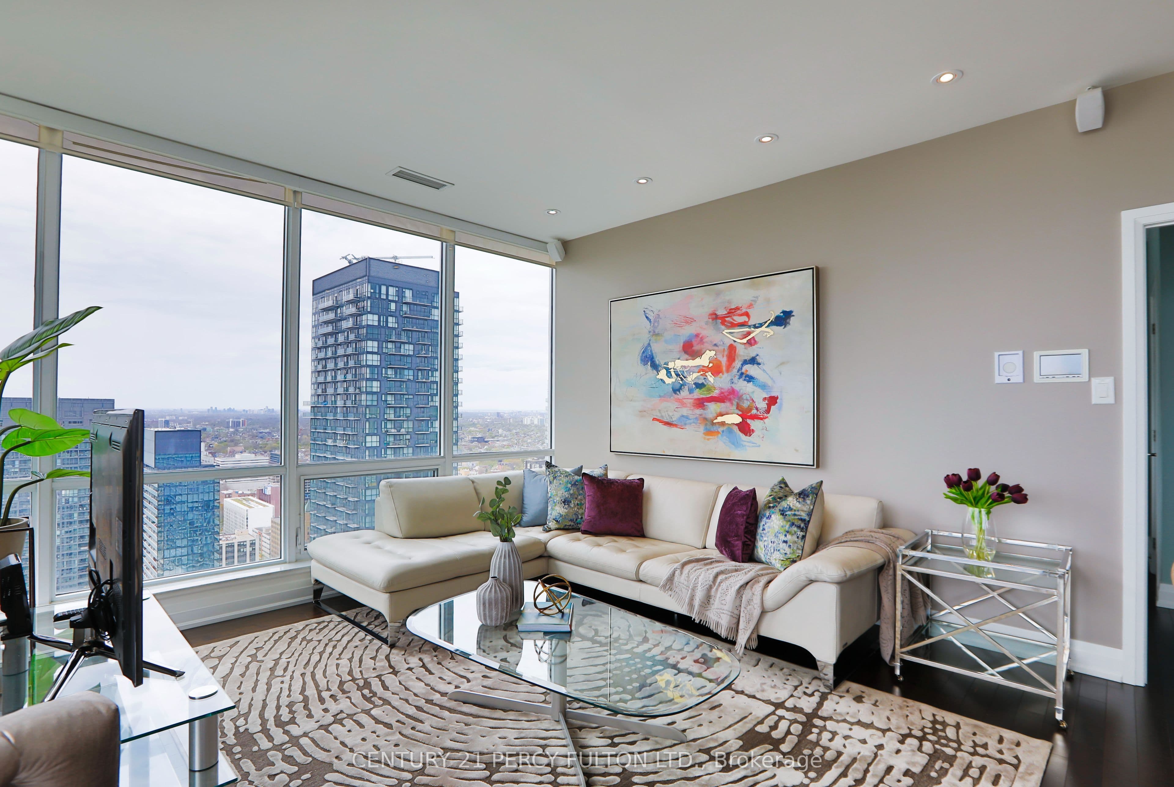 80 John Street 4002, Toronto, ON M5V 3X4