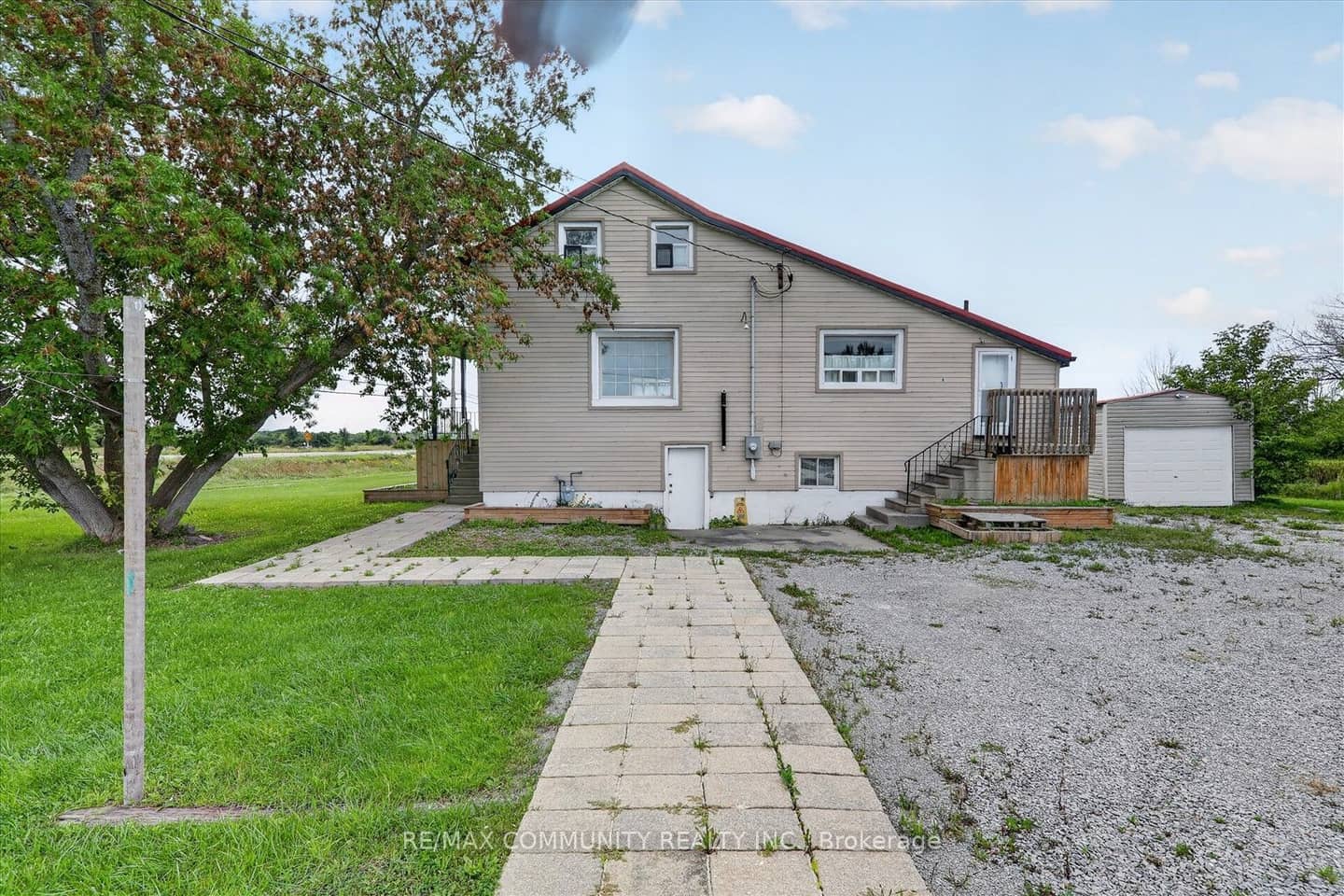 6 Sunkist Road, Georgina, ON L0E 1N0