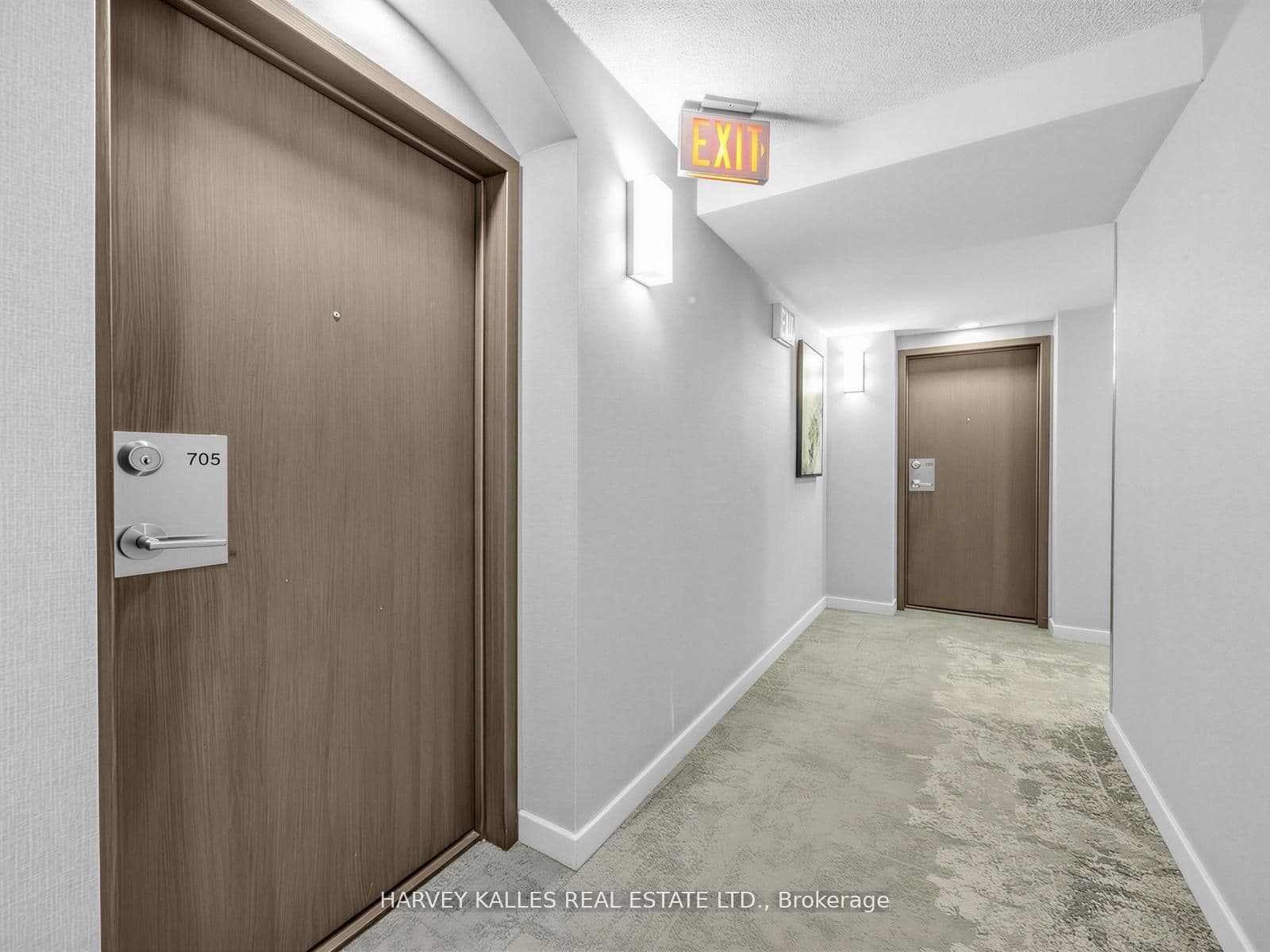 10 Yonge Street 705, Toronto, ON M5J 1R4