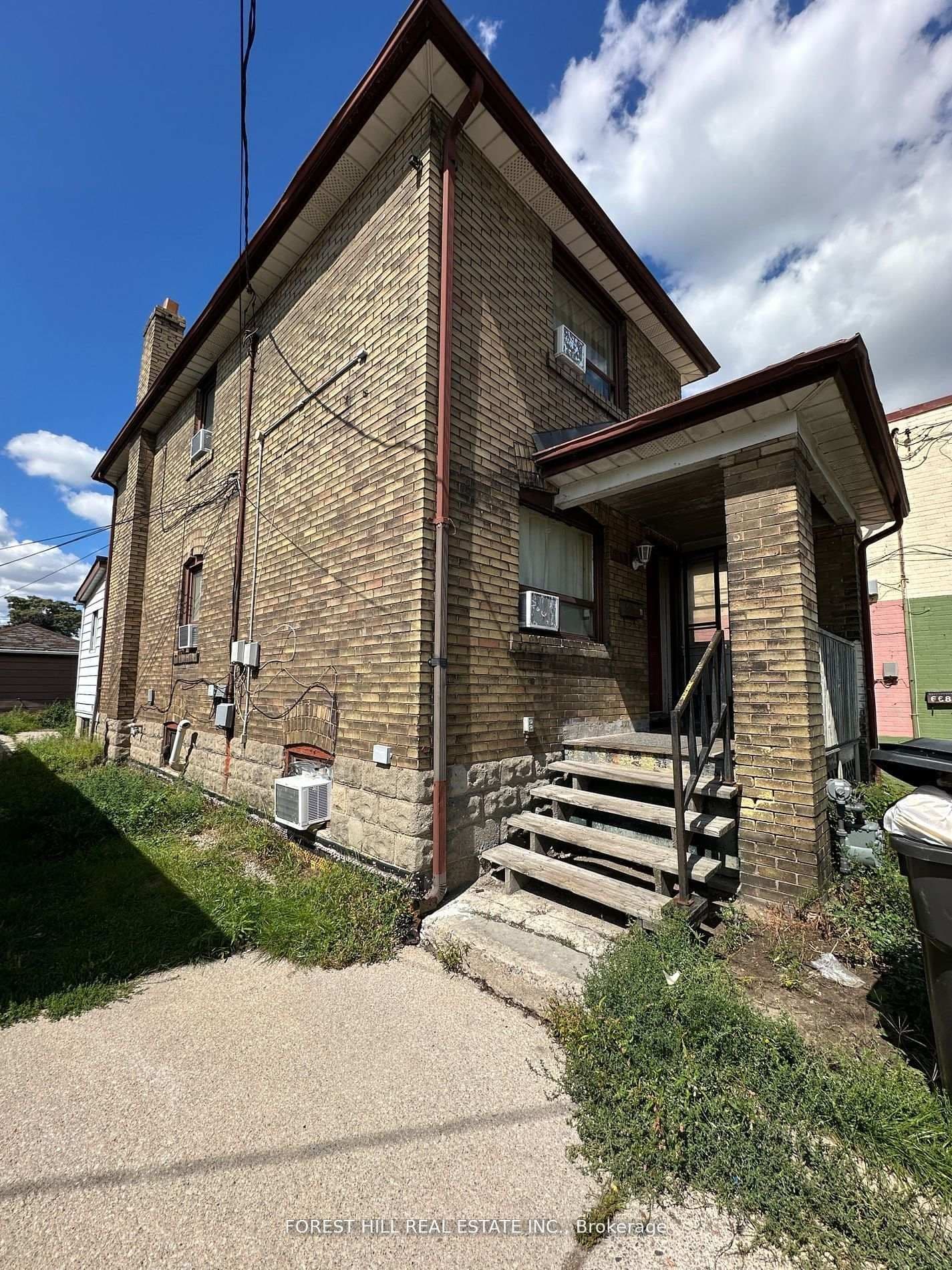 666 Jane Street, Toronto, ON M6N 4A7