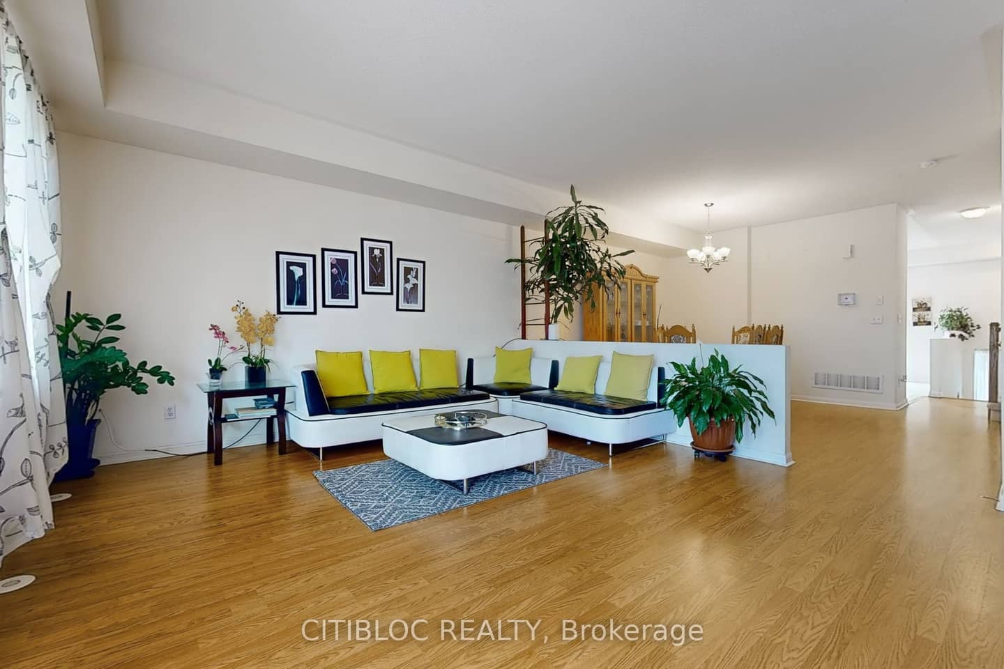 3029 Finch Avenue W 13, Toronto, ON M9M 0A2