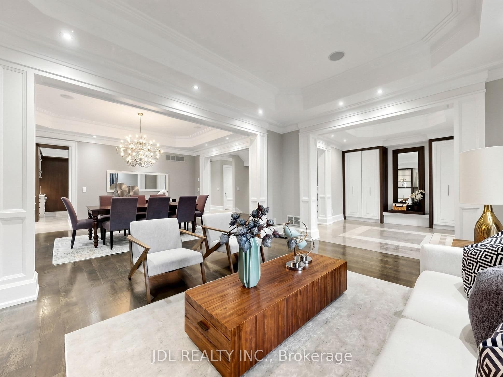 105 Arjay Crescent, Toronto, ON M2L 1C6