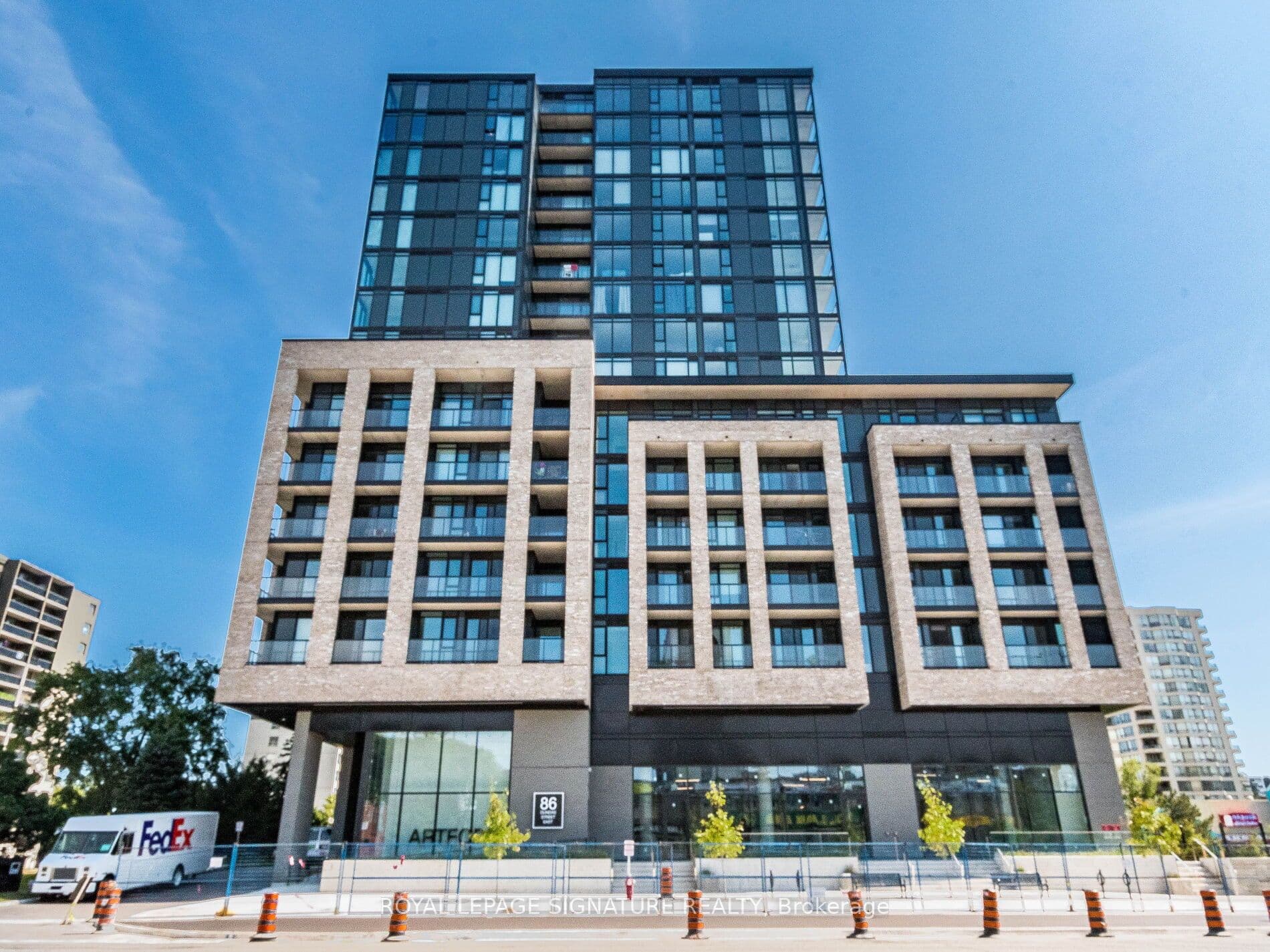 86 Dundas Street E 622, Mississauga, ON L5A 0B1