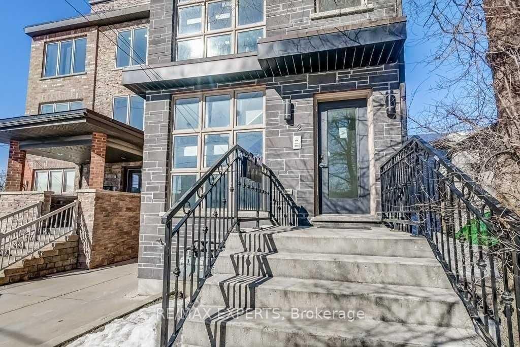 2 Hyde Avenue, Toronto, ON M6M 1J3