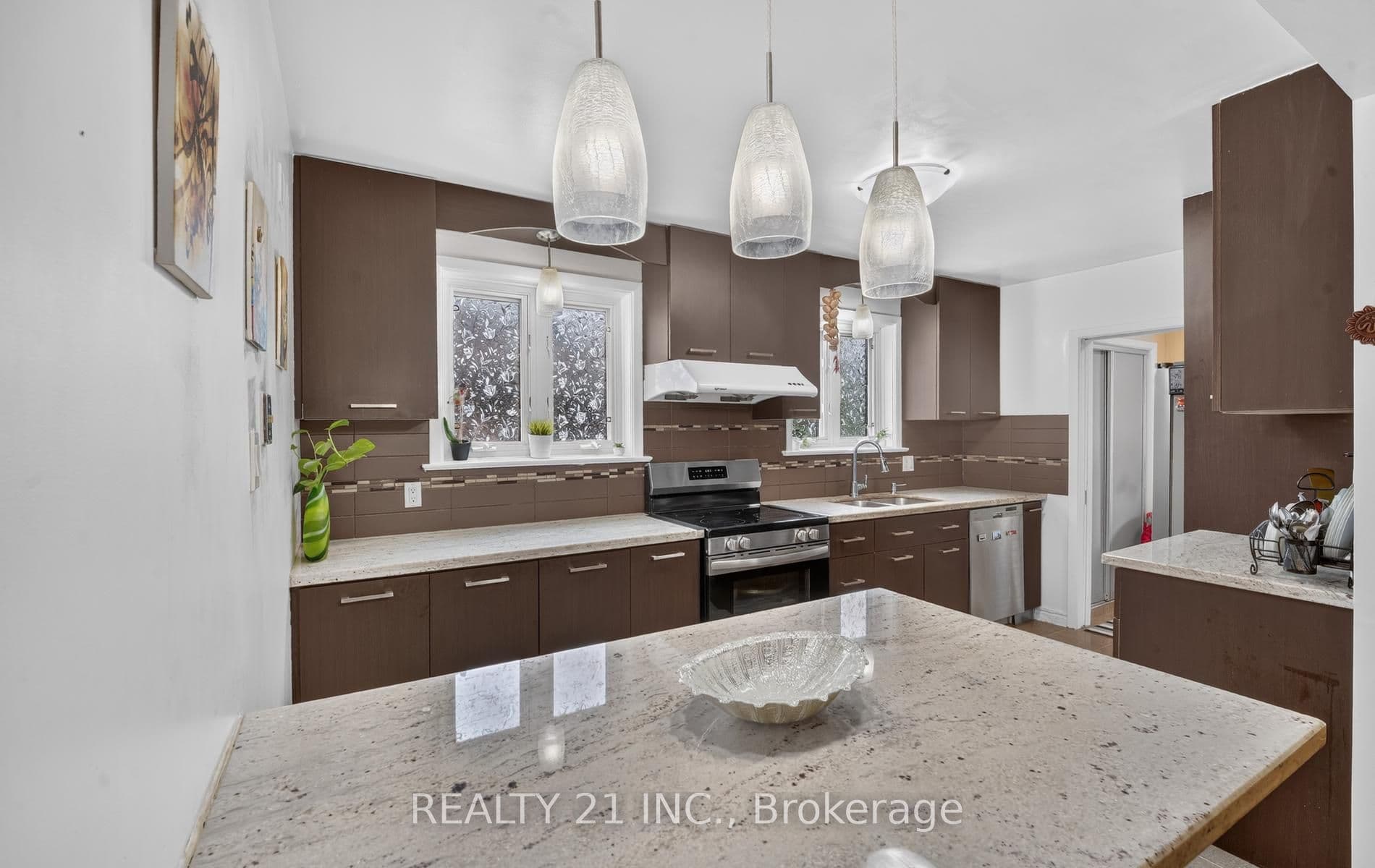 16 Baltray Crescent, Toronto, ON M3A 2H4