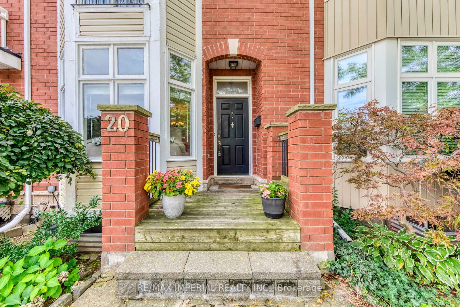 20 The Greenery, Oakville, ON L6H 6J6