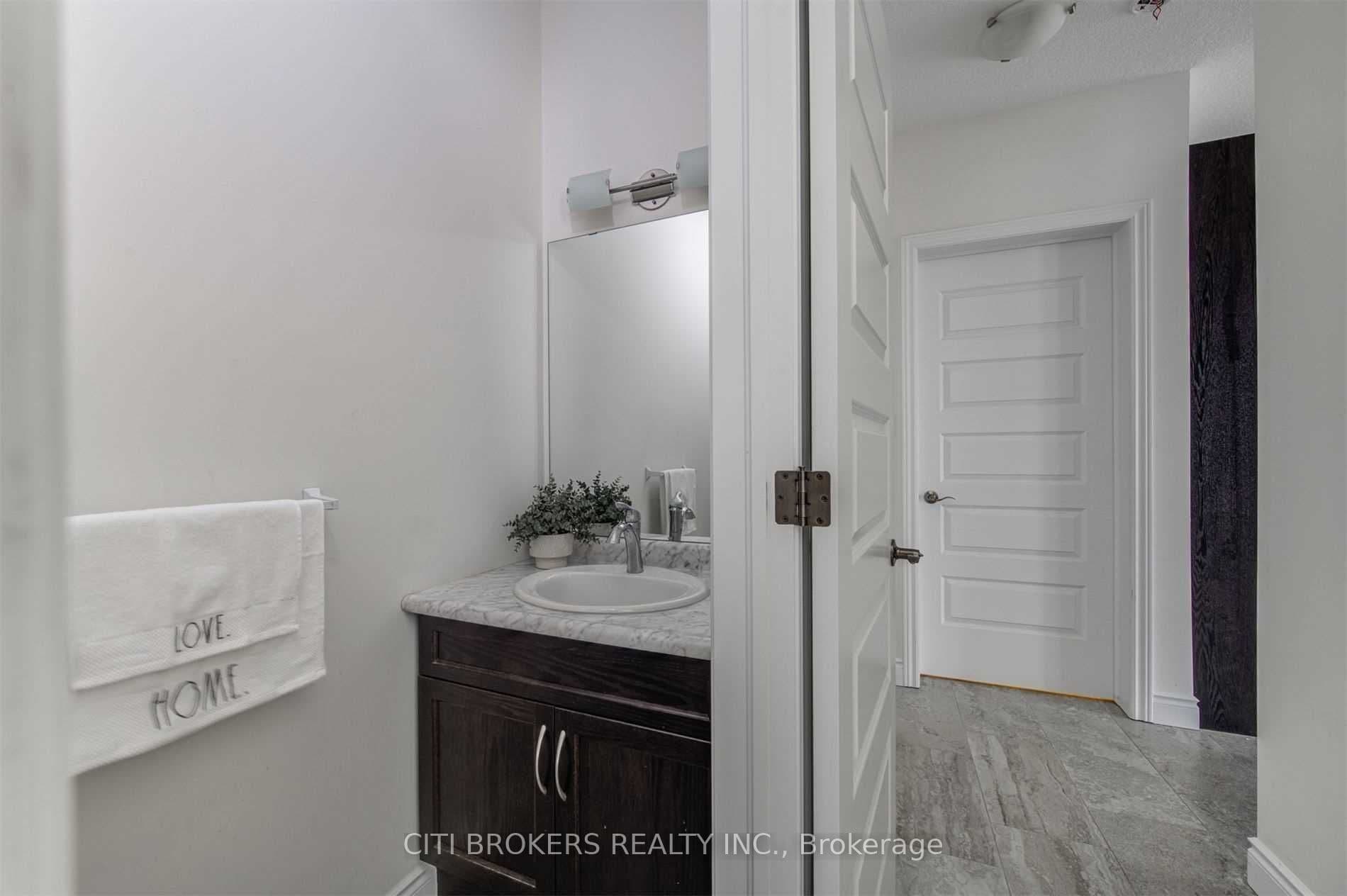 1562 Noah Bend, London North, ON N6G 0T2