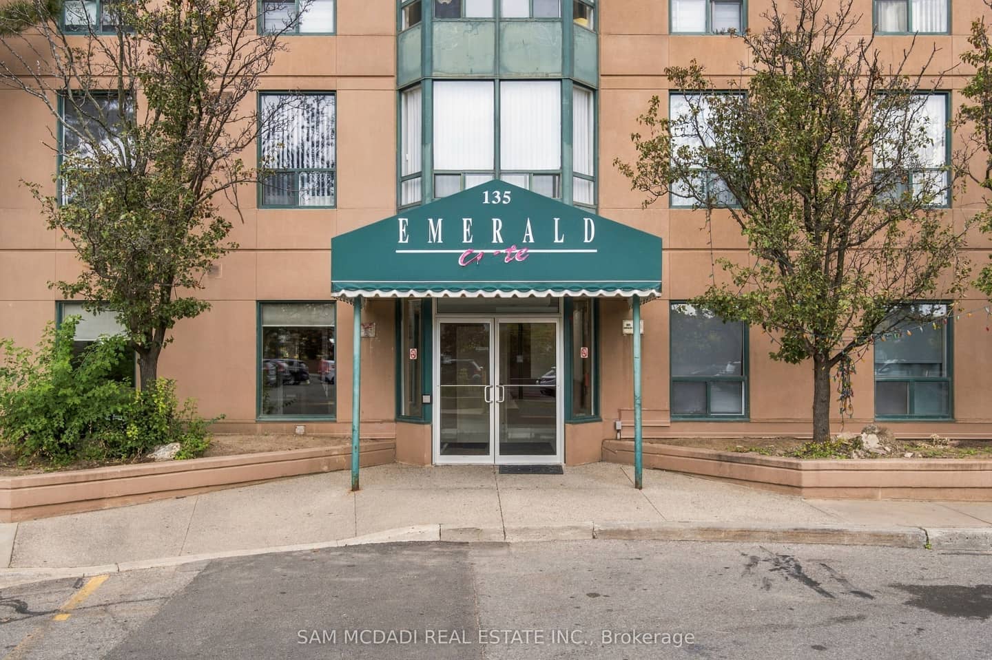 135 Hillcrest Avenue 510, Mississauga, ON L5B 4B1