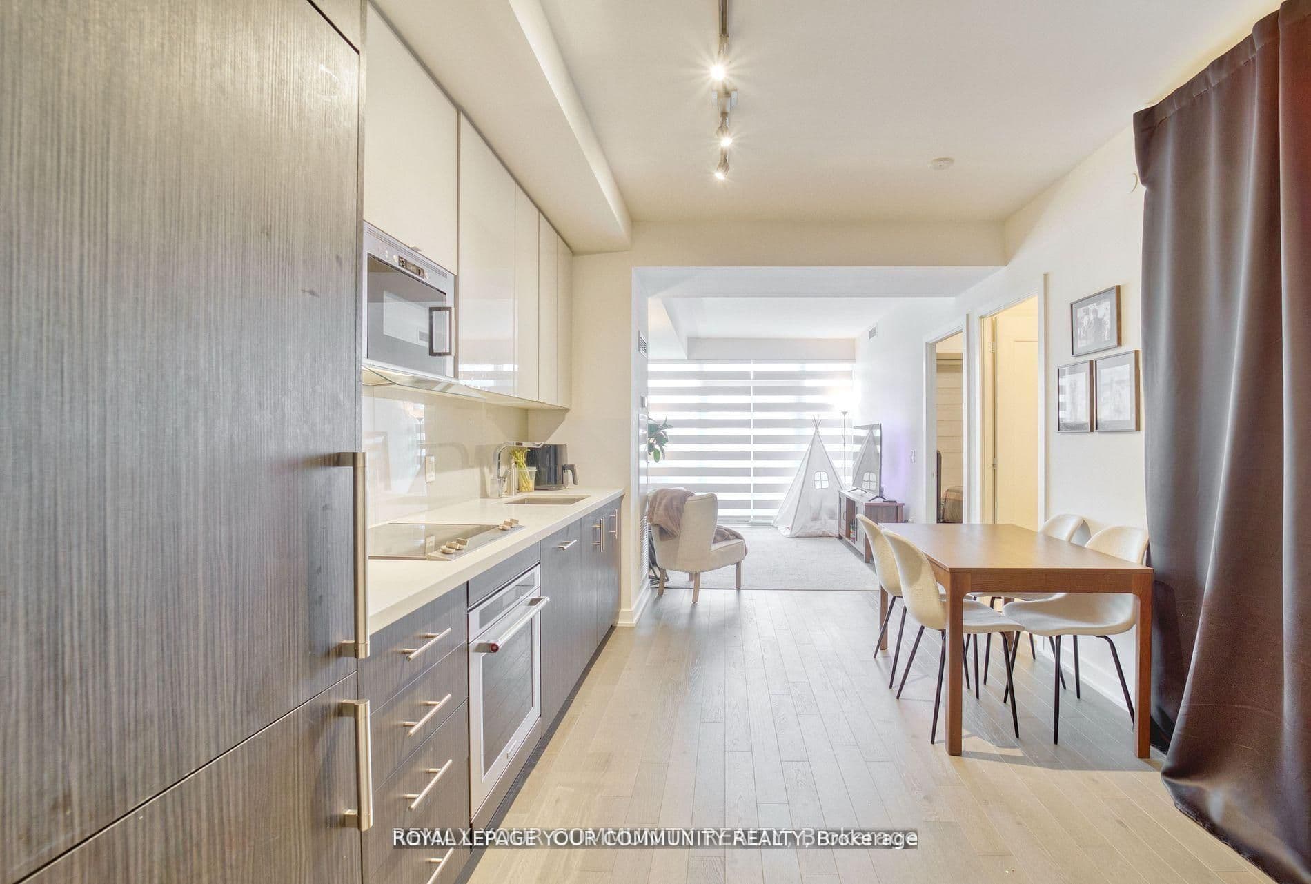 330 Richmond Street W 1711, Toronto, ON M5V 1X2