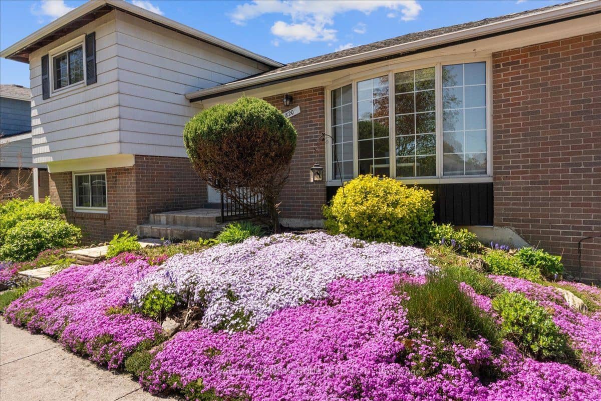 820 Bem Avenue, Pickering, ON L1W 1X1