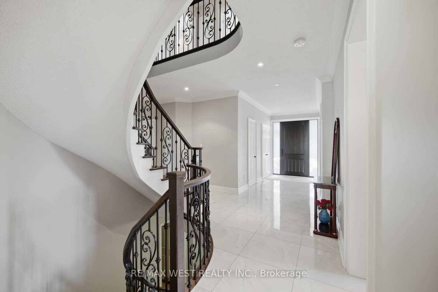 65 Burnhaven Avenue, Vaughan, ON L6A 2P2
