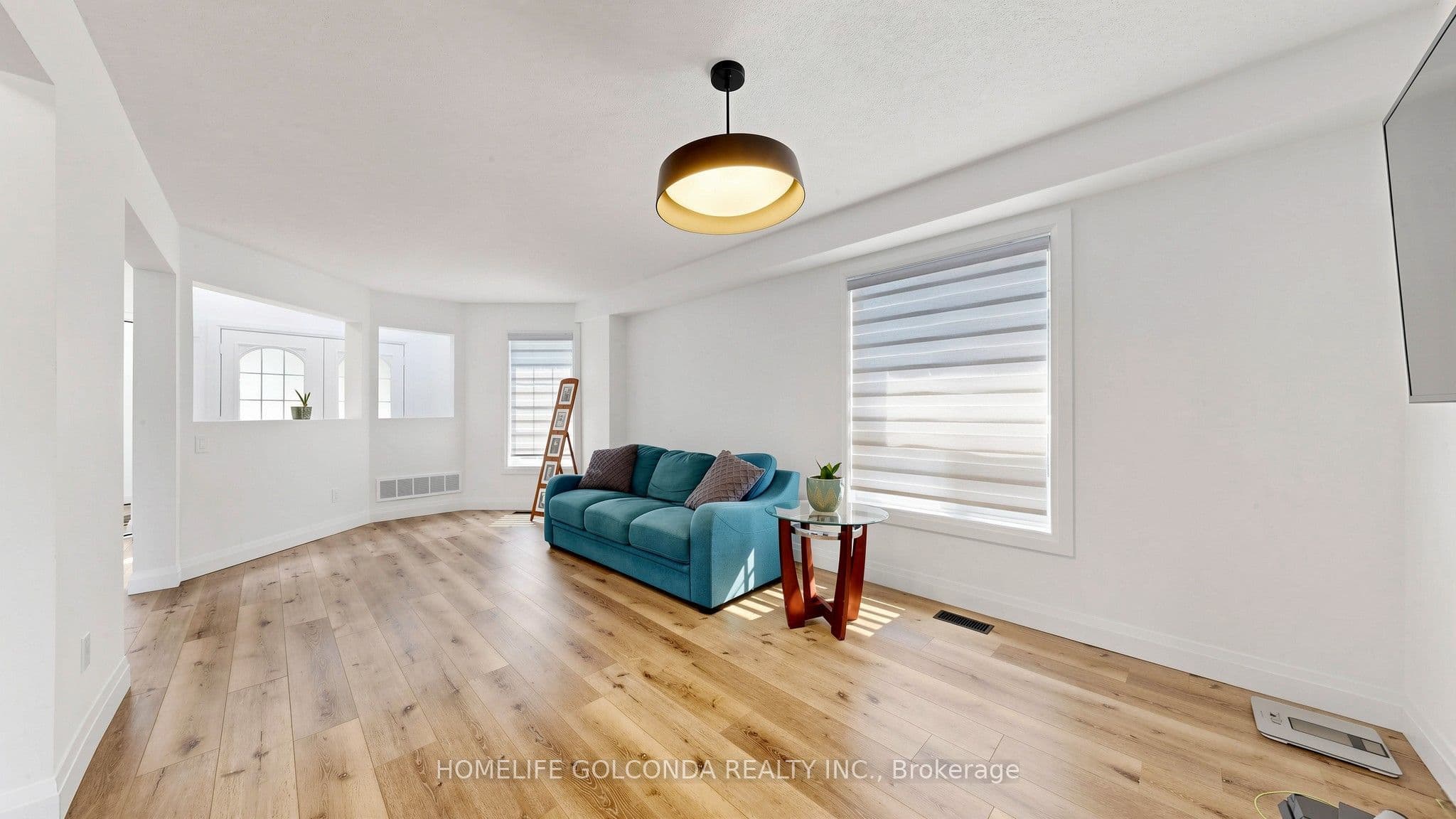 1304 Vincent Crescent, Innisfil, ON L9S 1Z8