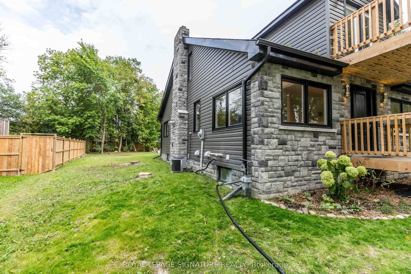 815 Rockaway Road, Georgina, ON L0E 1S0