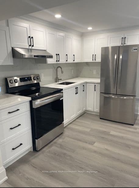 19 Beaverton Road S, Richmond Hill, ON L4C 2H5