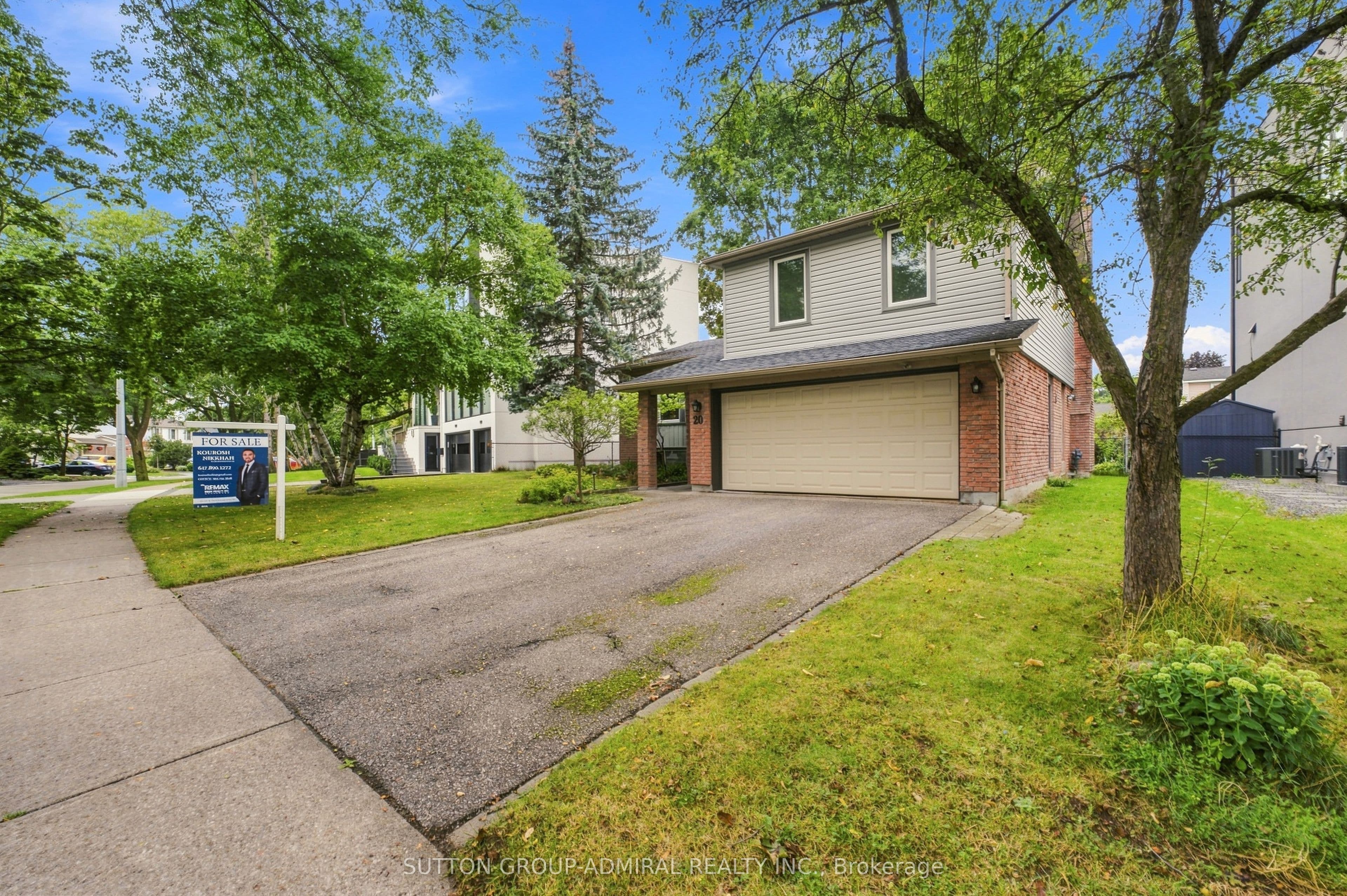 20 Sanderson Crescent, Richmond Hill, ON L4C 5L4