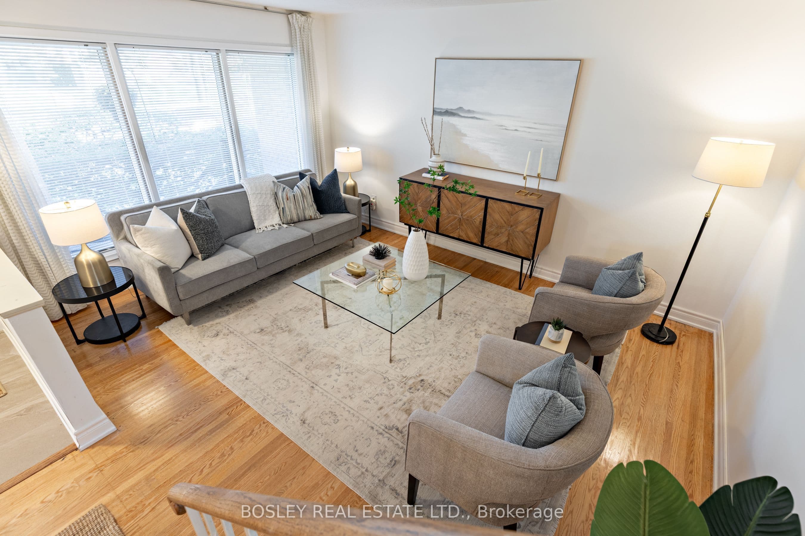 33 Roanoke Road, Toronto, ON M3A 1G1