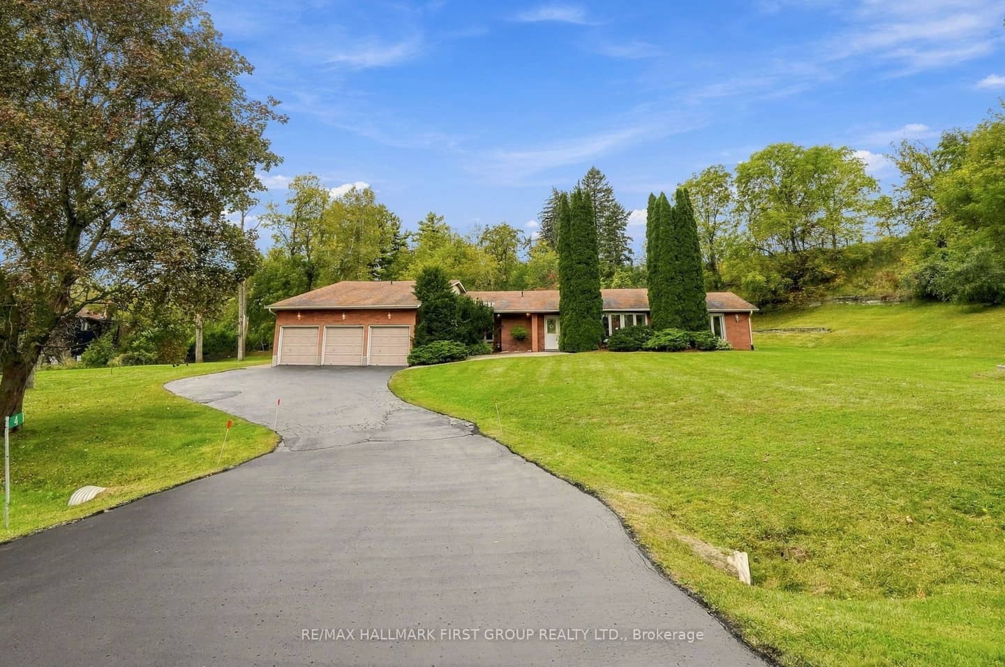 4 Mcnamara Court, Ajax, ON L1T 4W6