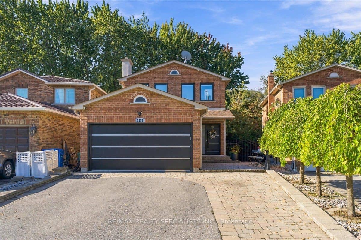 1131 Highgate Place, Mississauga, ON L4W 3H3