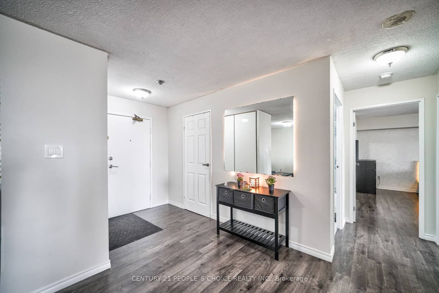 5 Rowntree Road 1710, Toronto, ON M9V 5G9