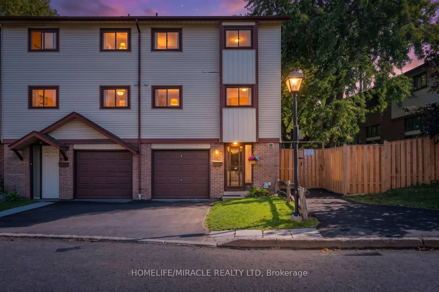 63 Mccallum Court 63, Brampton, ON L6W 3M4