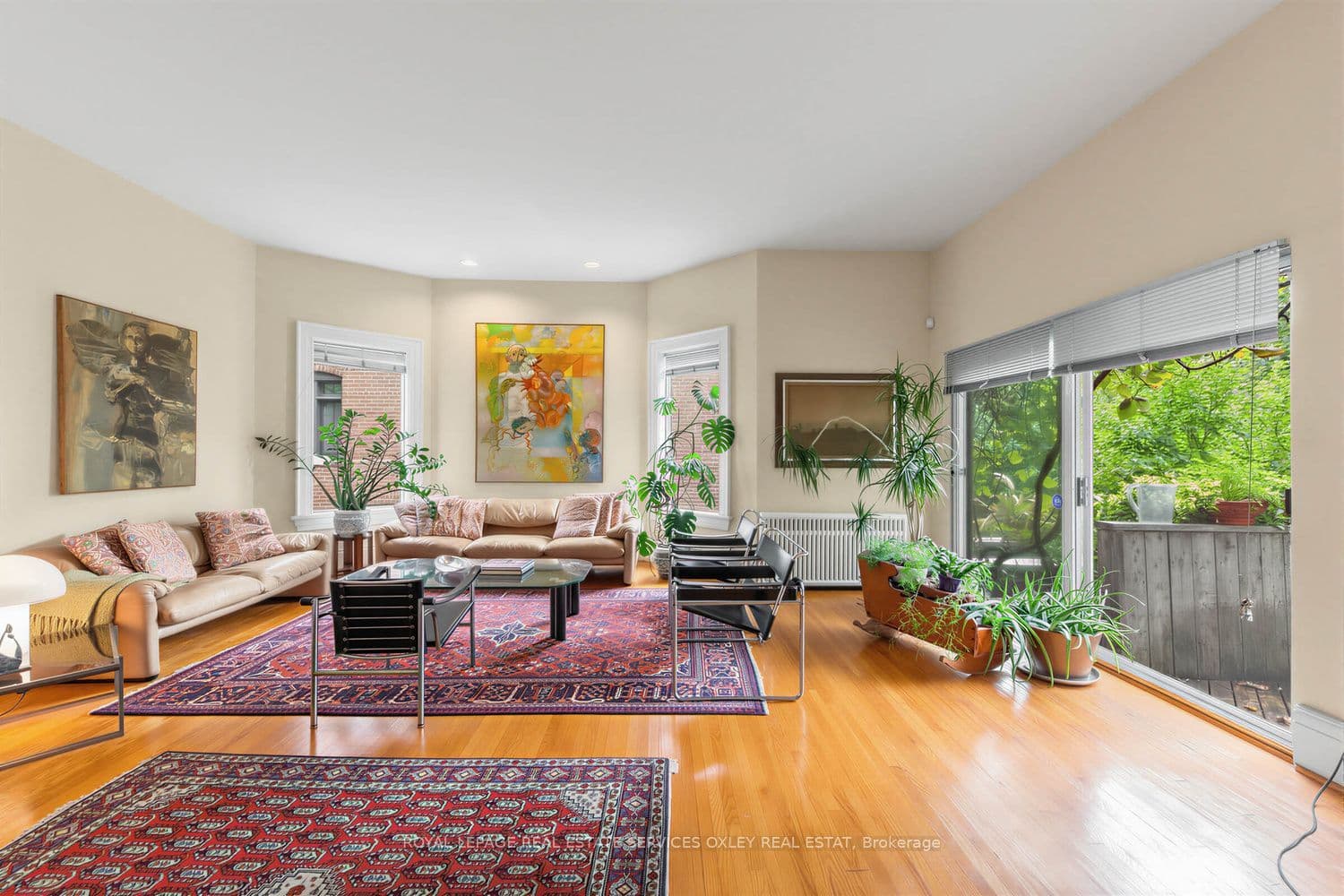 105 Roxborough Street E, Toronto, ON M4W 1V9