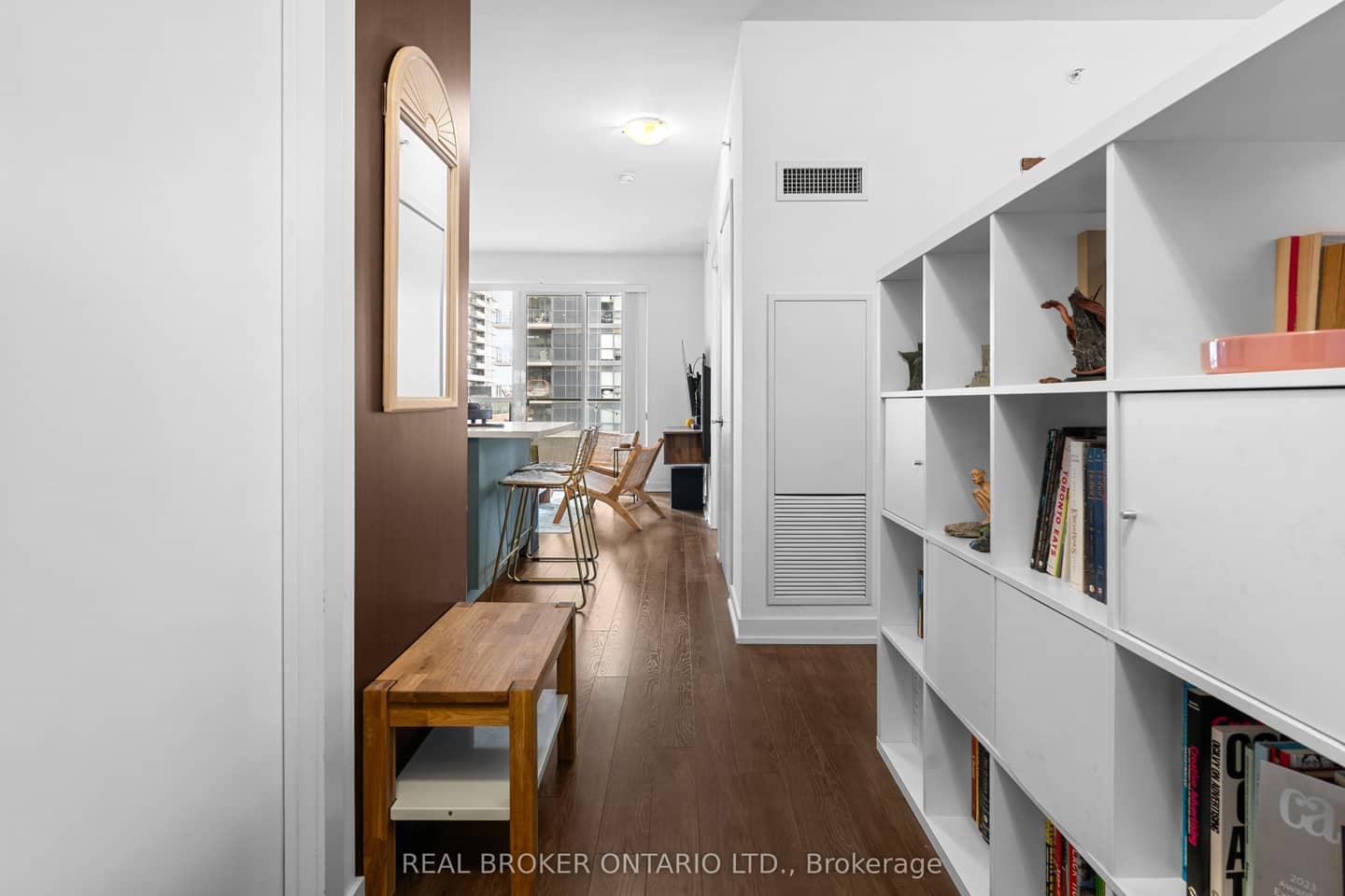 10 Park Lawn Road 405, Toronto, ON M8V 0H9