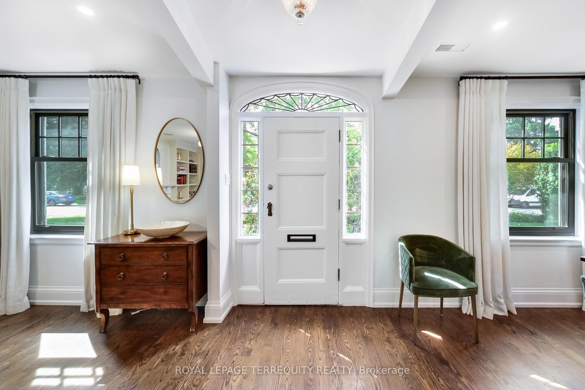 37 De Vere Gardens, Toronto, ON M5M 3E6