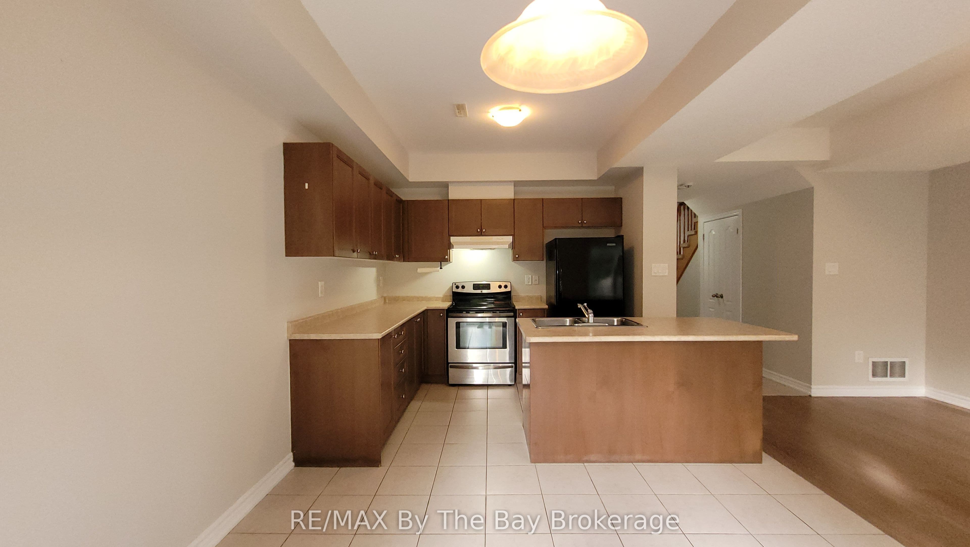 28 Arcadia Drive, Wasaga Beach, ON L9Z 3C7