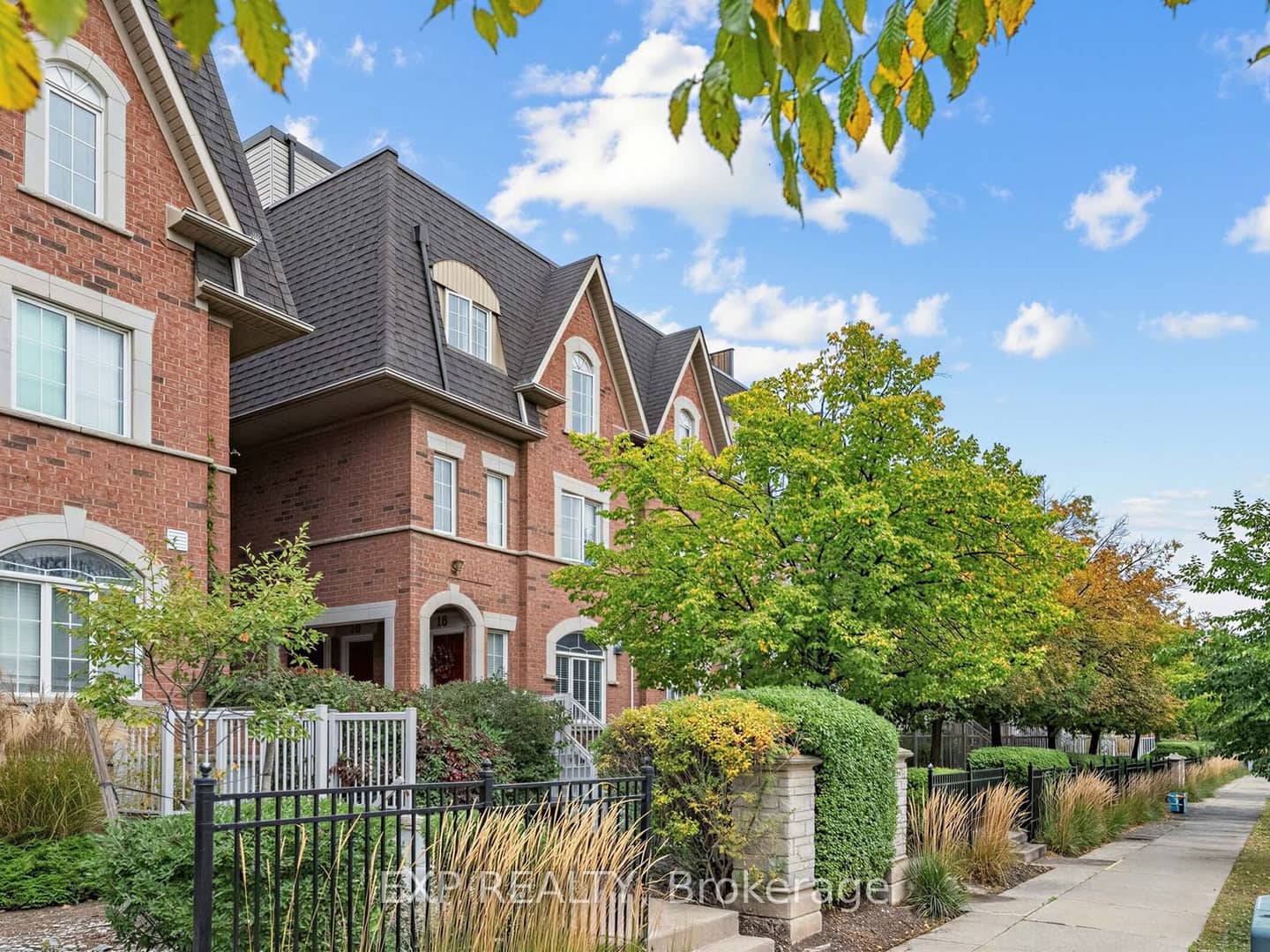 615 Shoreline Drive 16, Mississauga, ON L5B 4K4