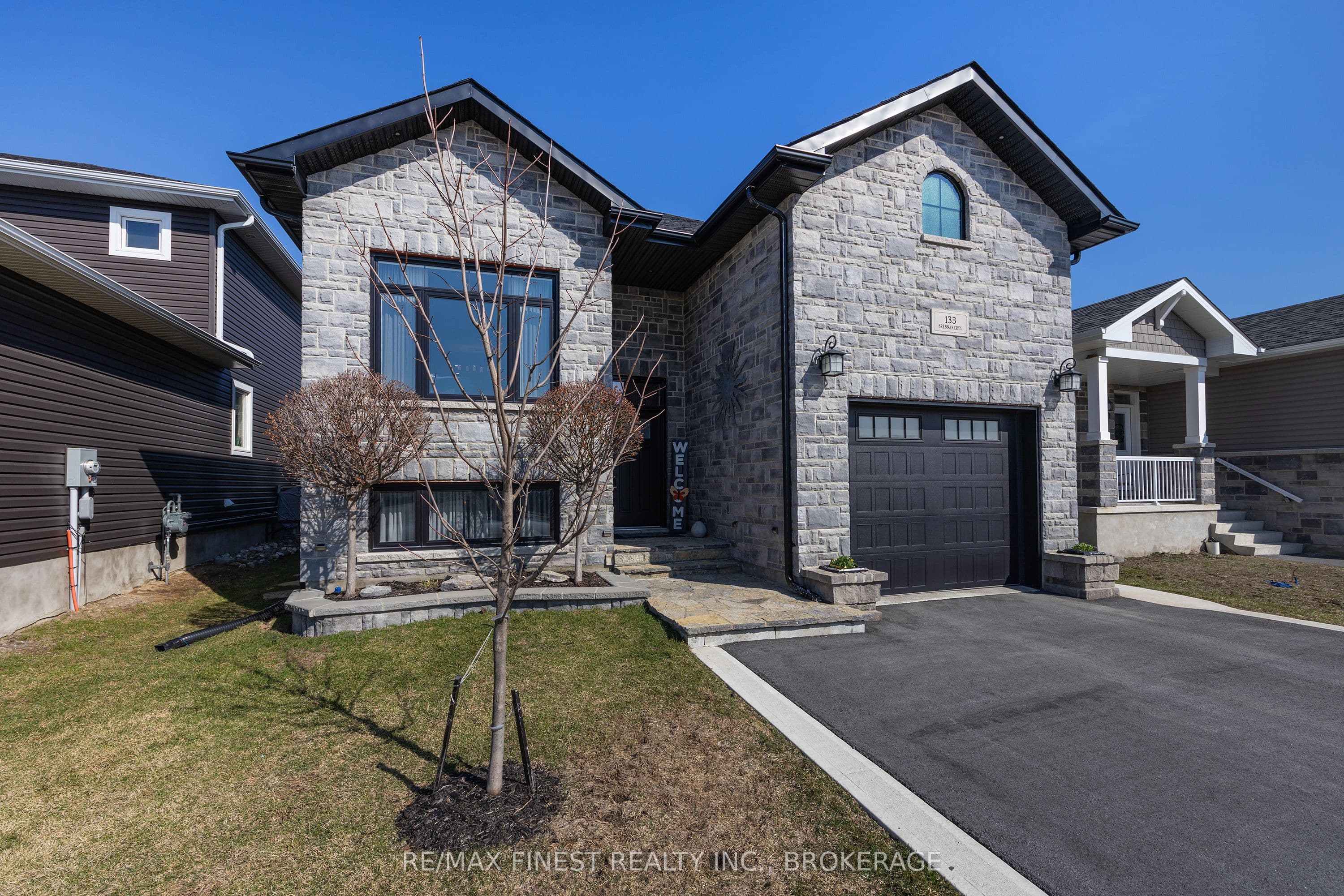 133 Brennan Crescent, Loyalist, ON K0H 2H0